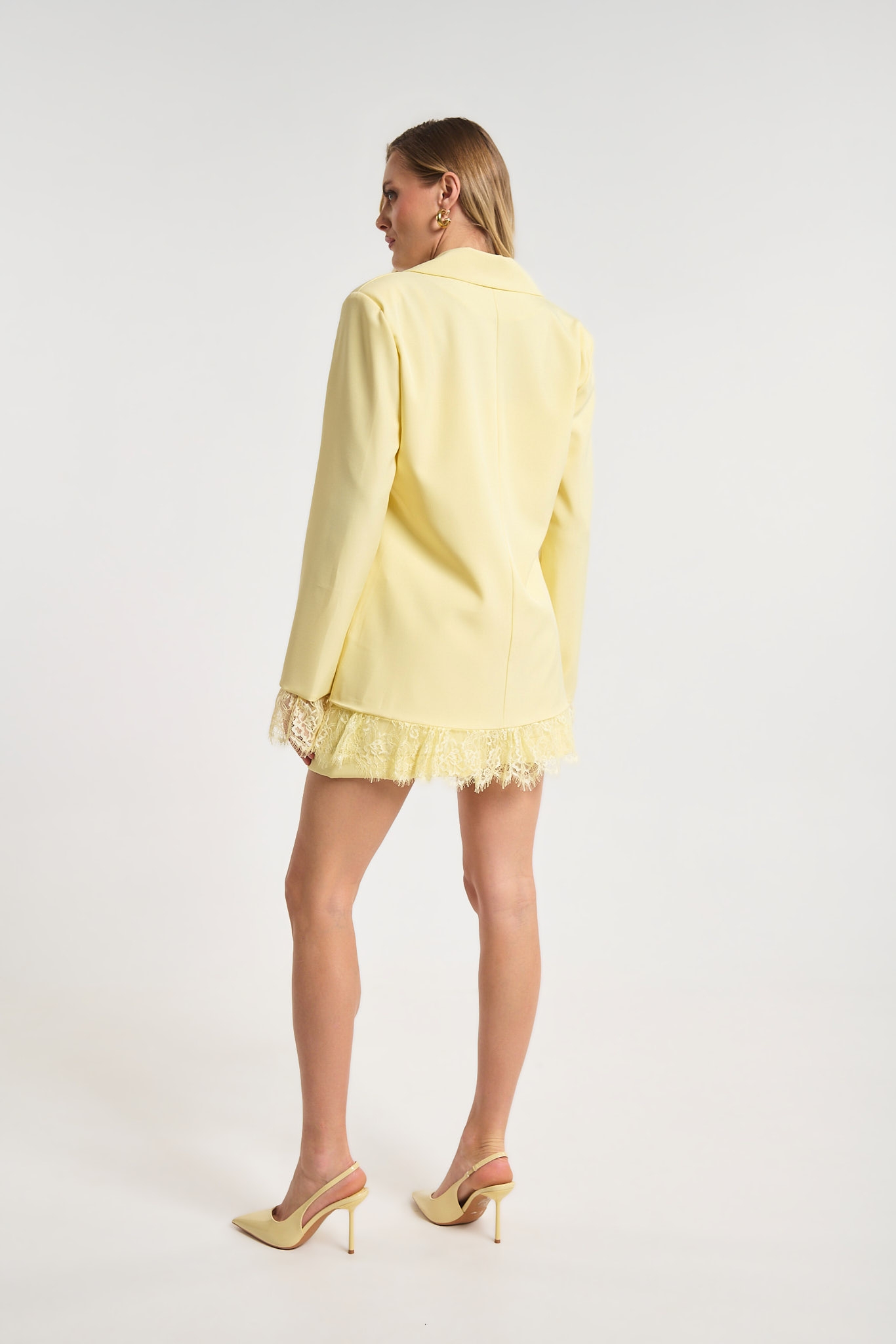 Σακάκι με Δαντελένια Φάσα σε Μανίκια και Τελείωμα