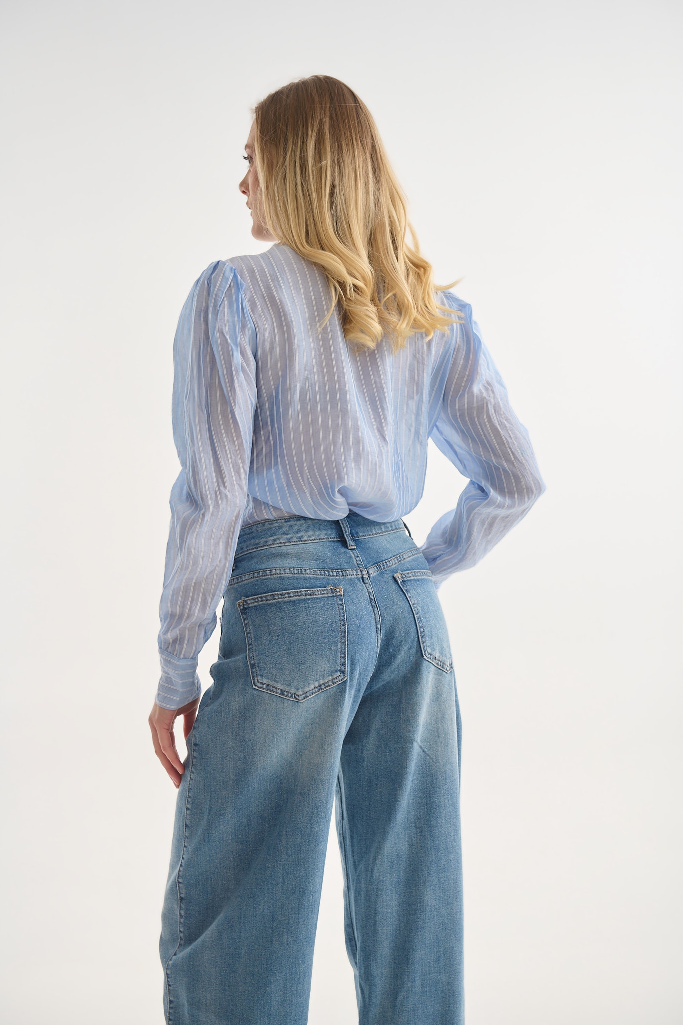 Πουκαμίσα με Φιόγκο & Διακριτική Ρίγα