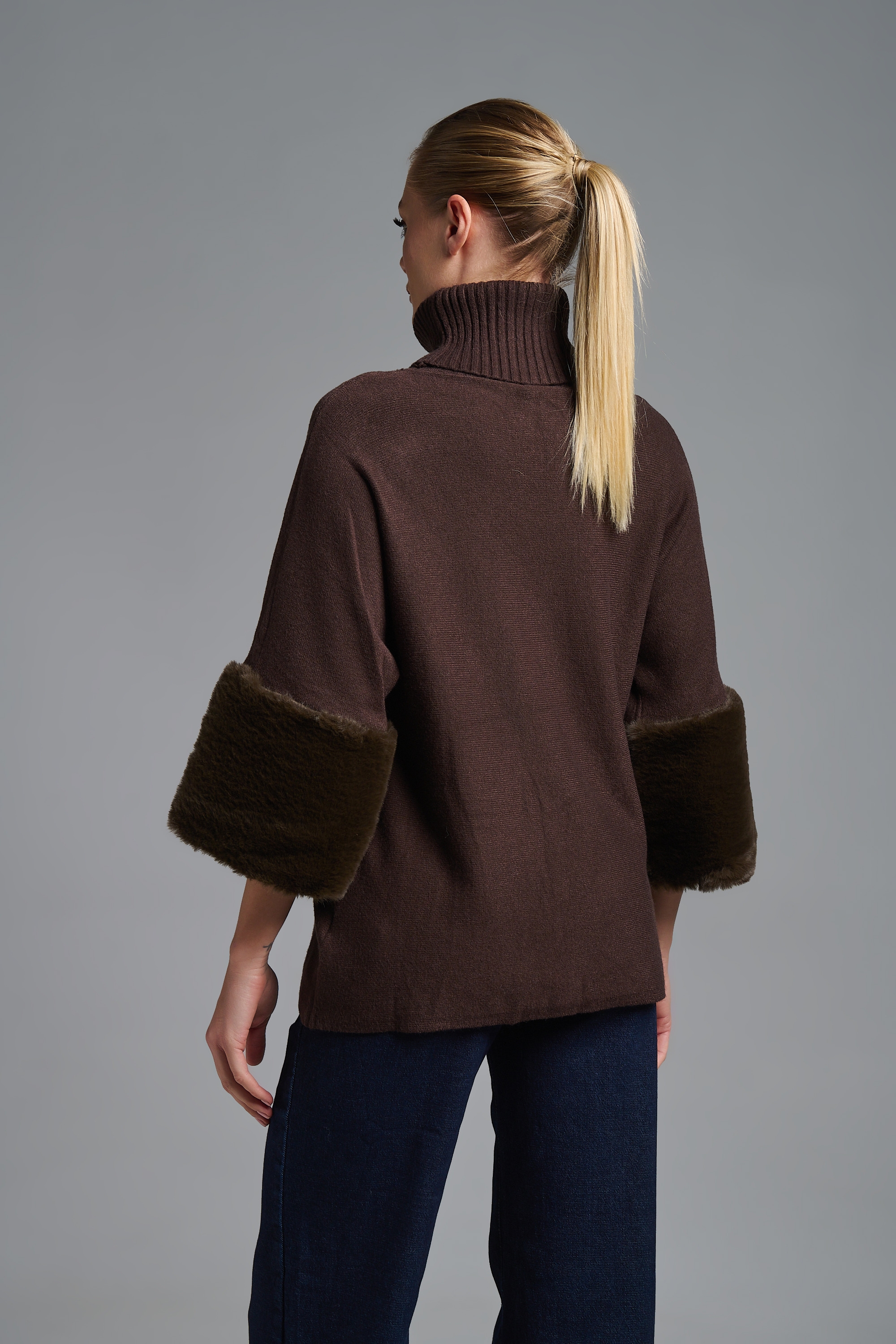 Πλεκτό Ζιβάγκο Με Γούνα Μανίκι