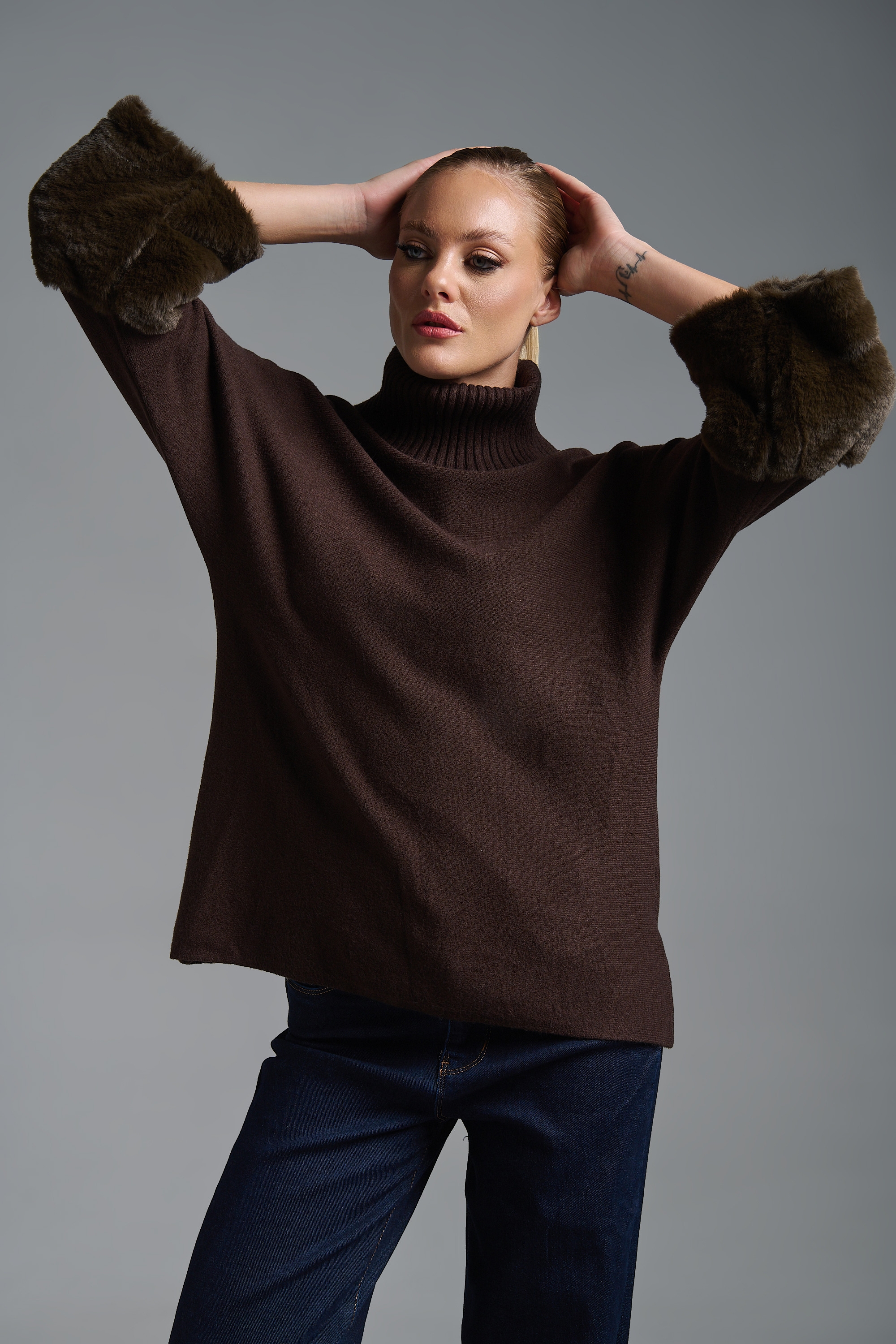 Πλεκτό Ζιβάγκο Με Γούνα Μανίκι