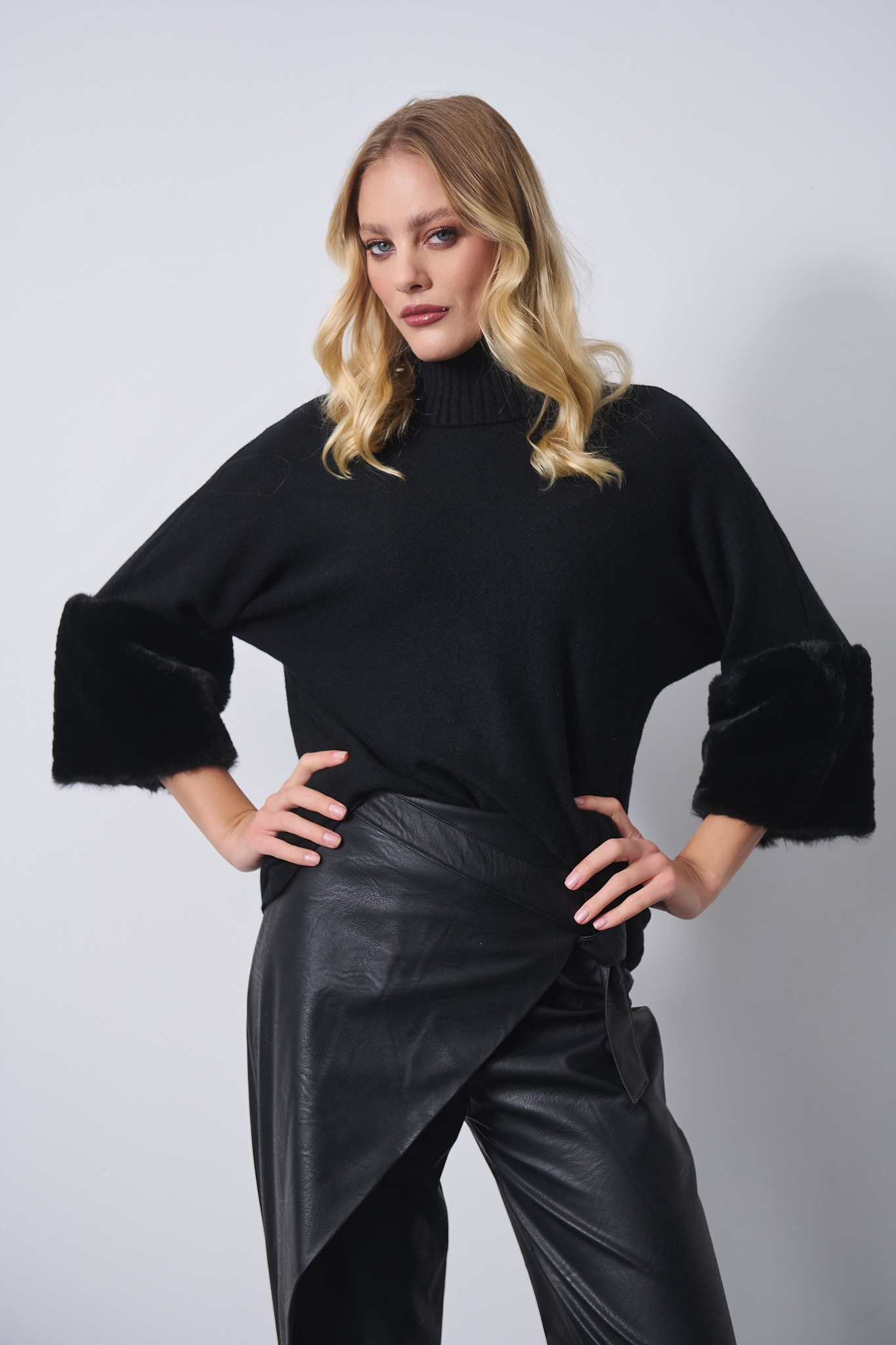 Πλεκτό Ζιβάγκο Με Γούνα Μανίκι