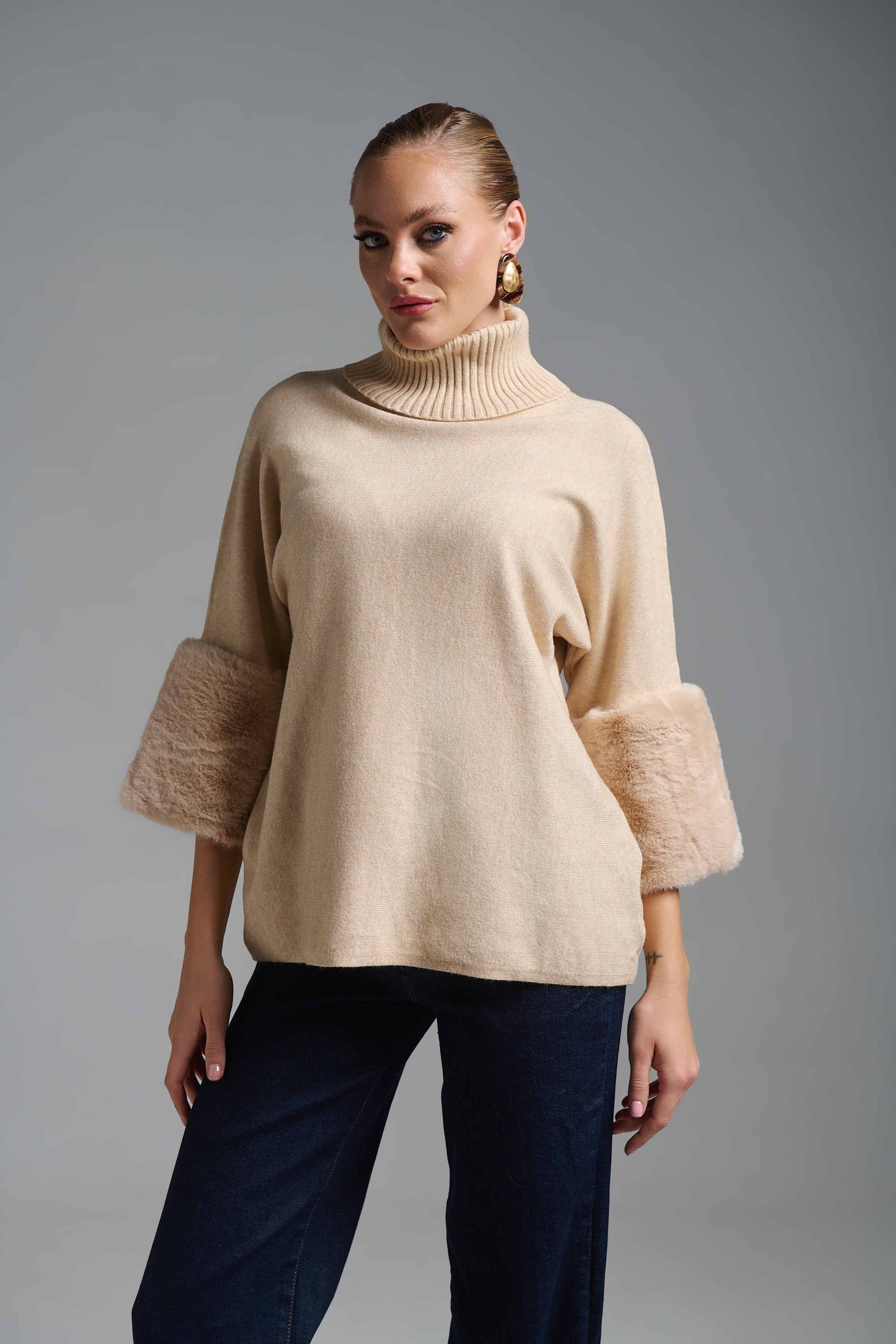 Πλεκτό Ζιβάγκο Με Γούνα Μανίκι