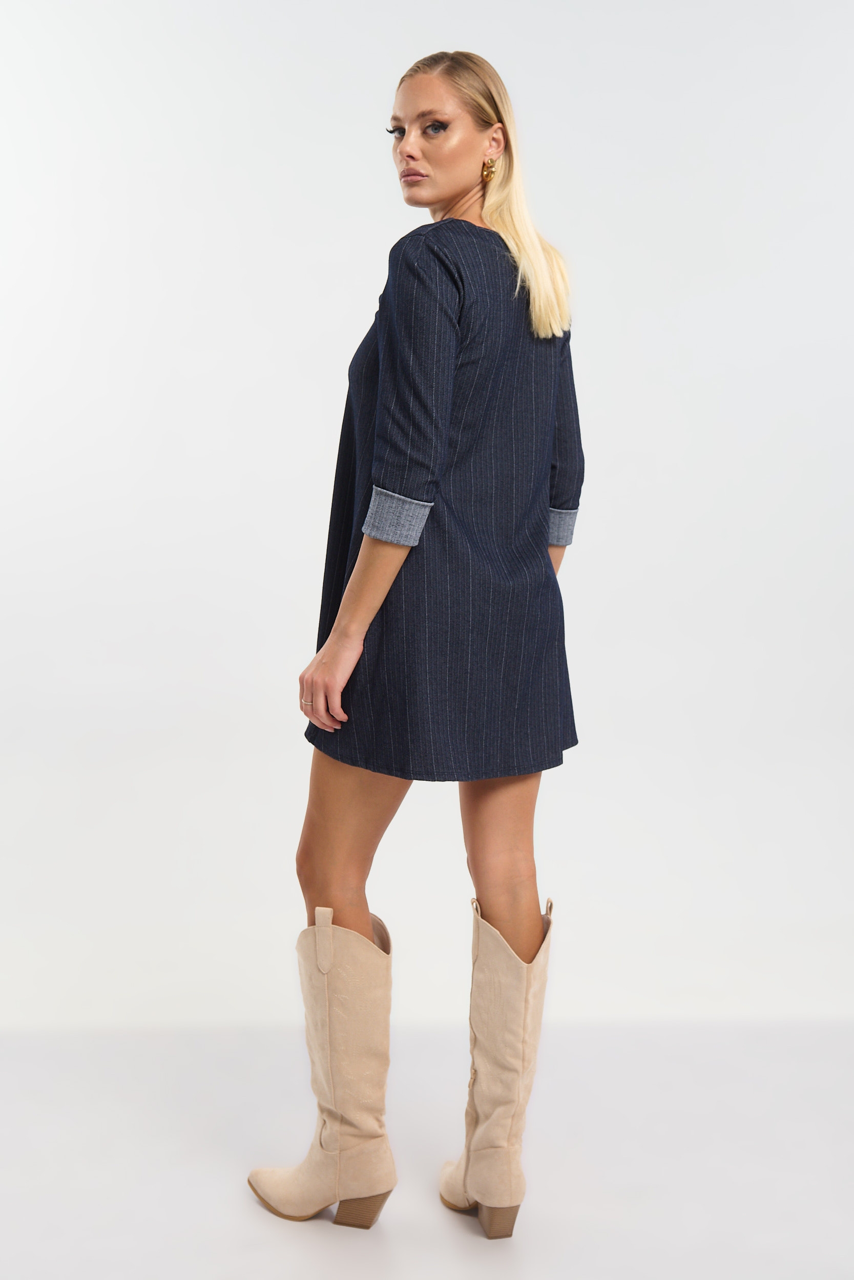 Κοντό Φόρεμα σε Α-Γραμμή με Διακριτική Ρίγα