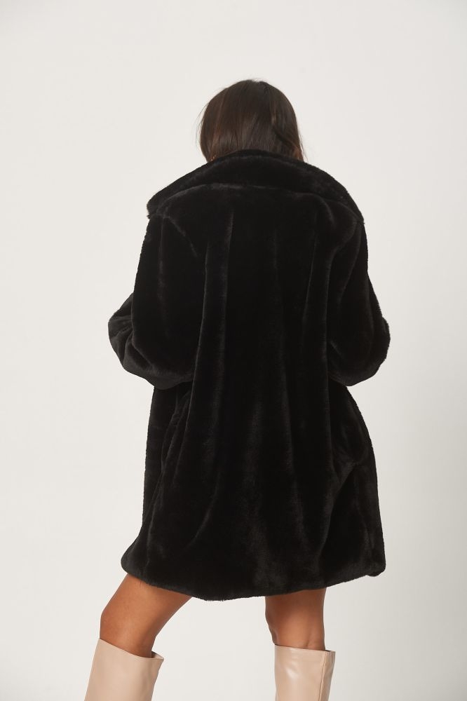 Γούνα Με Μεγάλο Γιακά