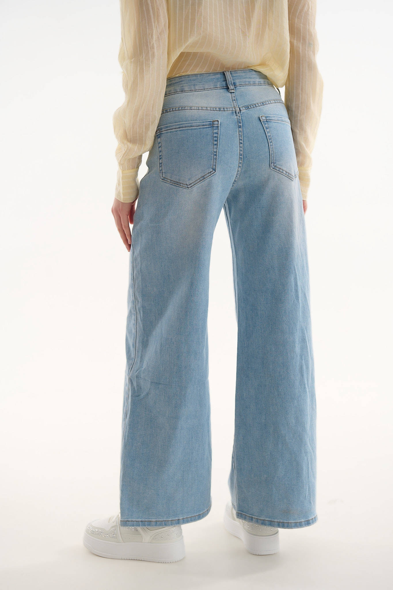 Elevate every outfit with these super wide leg jeans, offering comfort and a modern silhouette. The