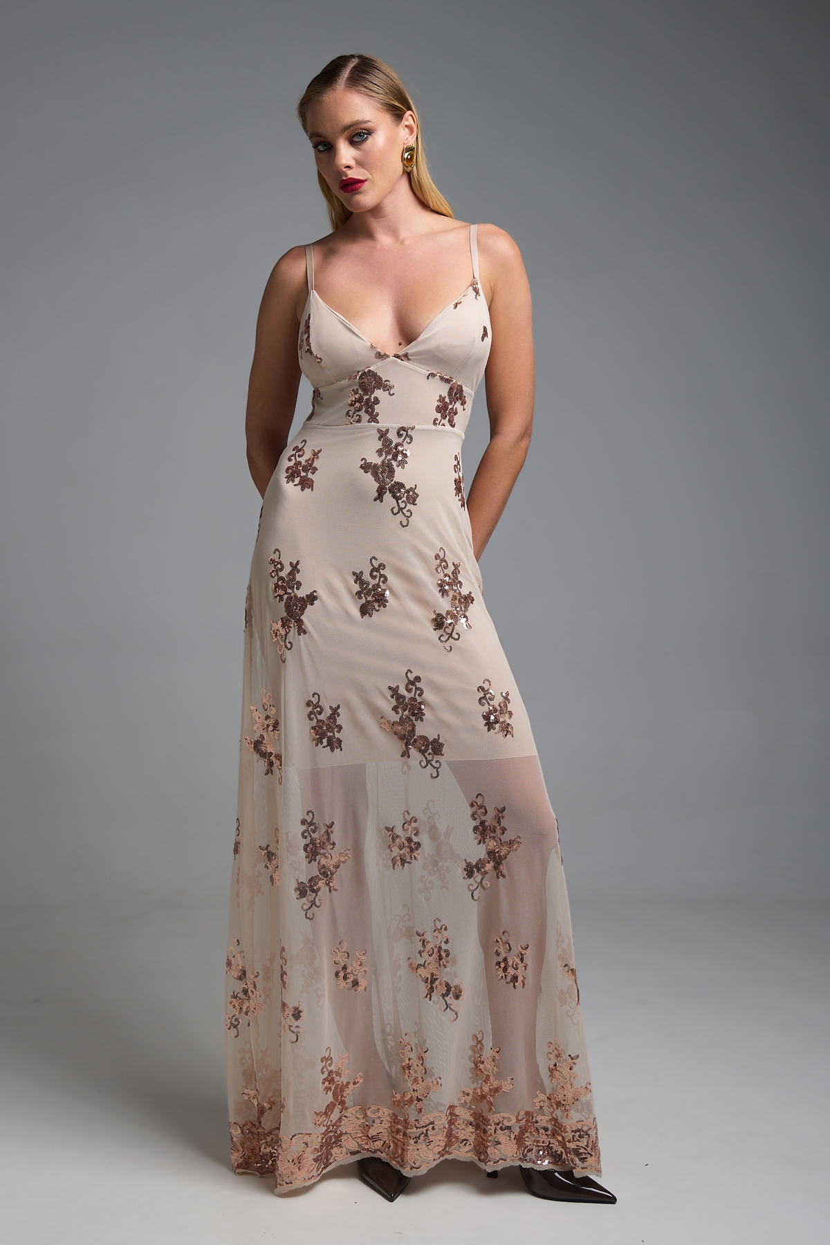 Maxi Φόρεμα Τούλι με Κεντημένα Λουλούδια