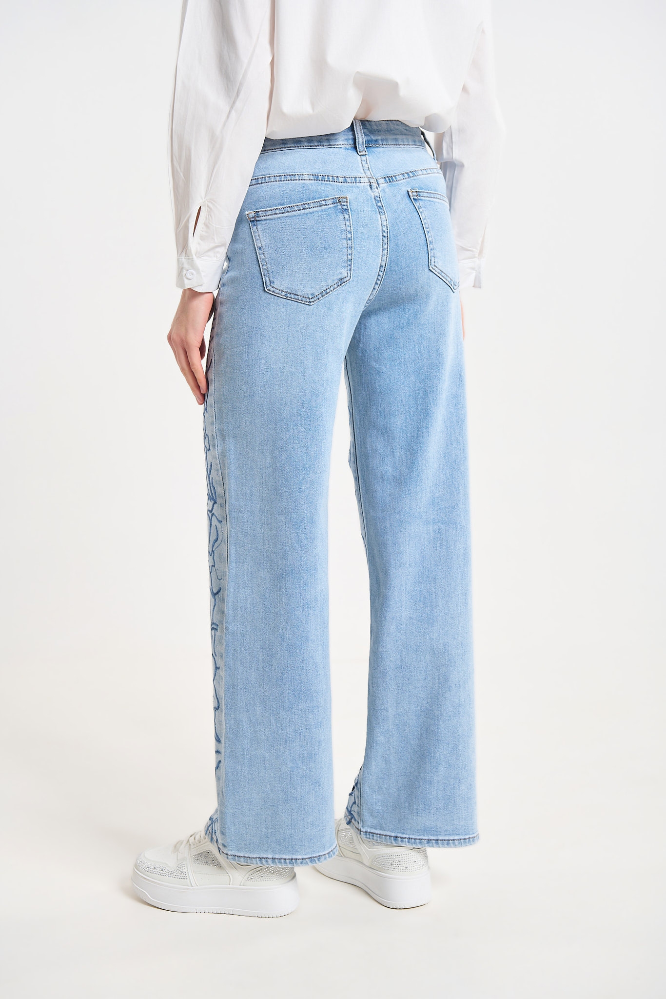 Τζιν Καμπάνα Με Κέντημα