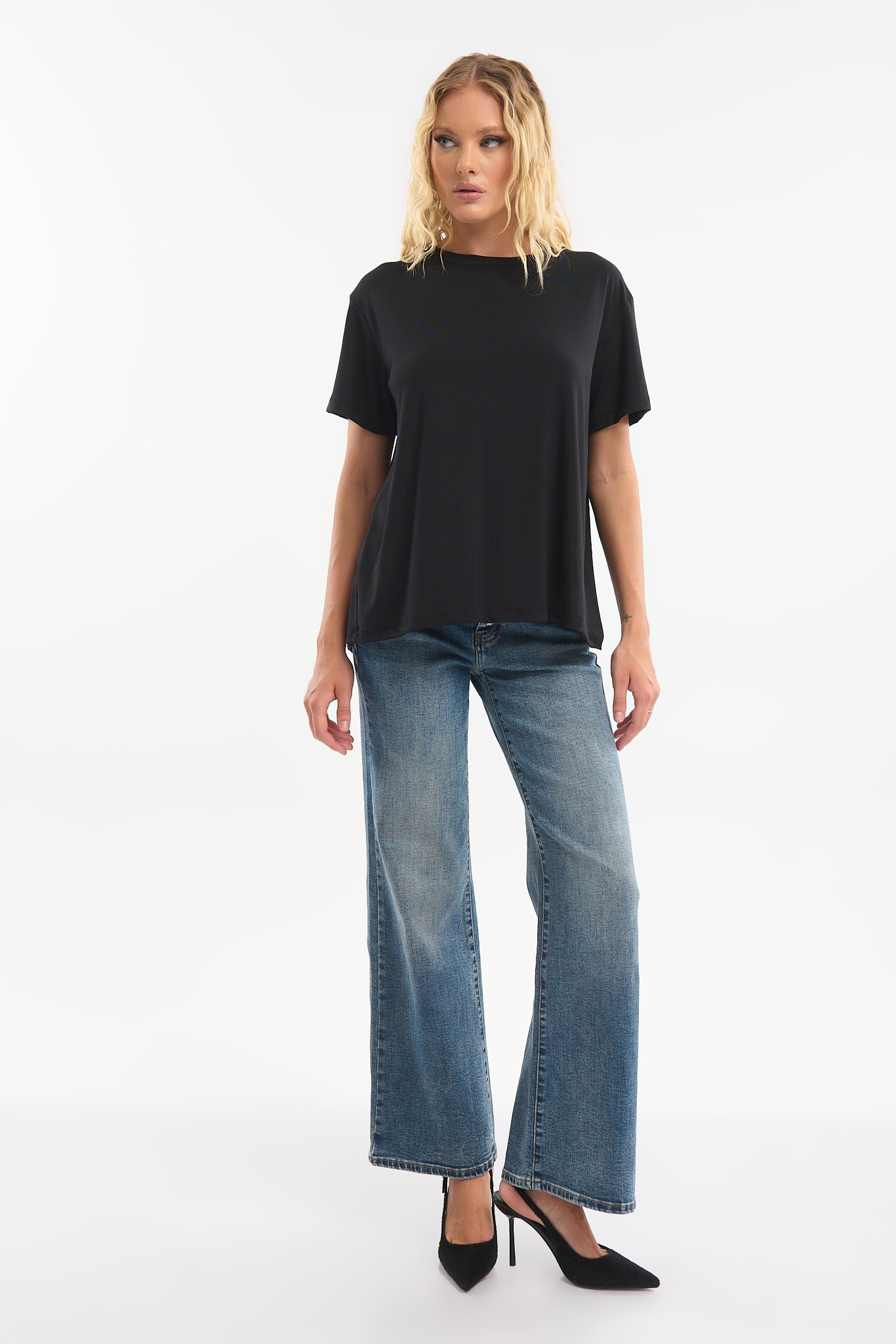 Kelly’s T-shirt με Άνοιγμα & Στρας στην Πλάτη