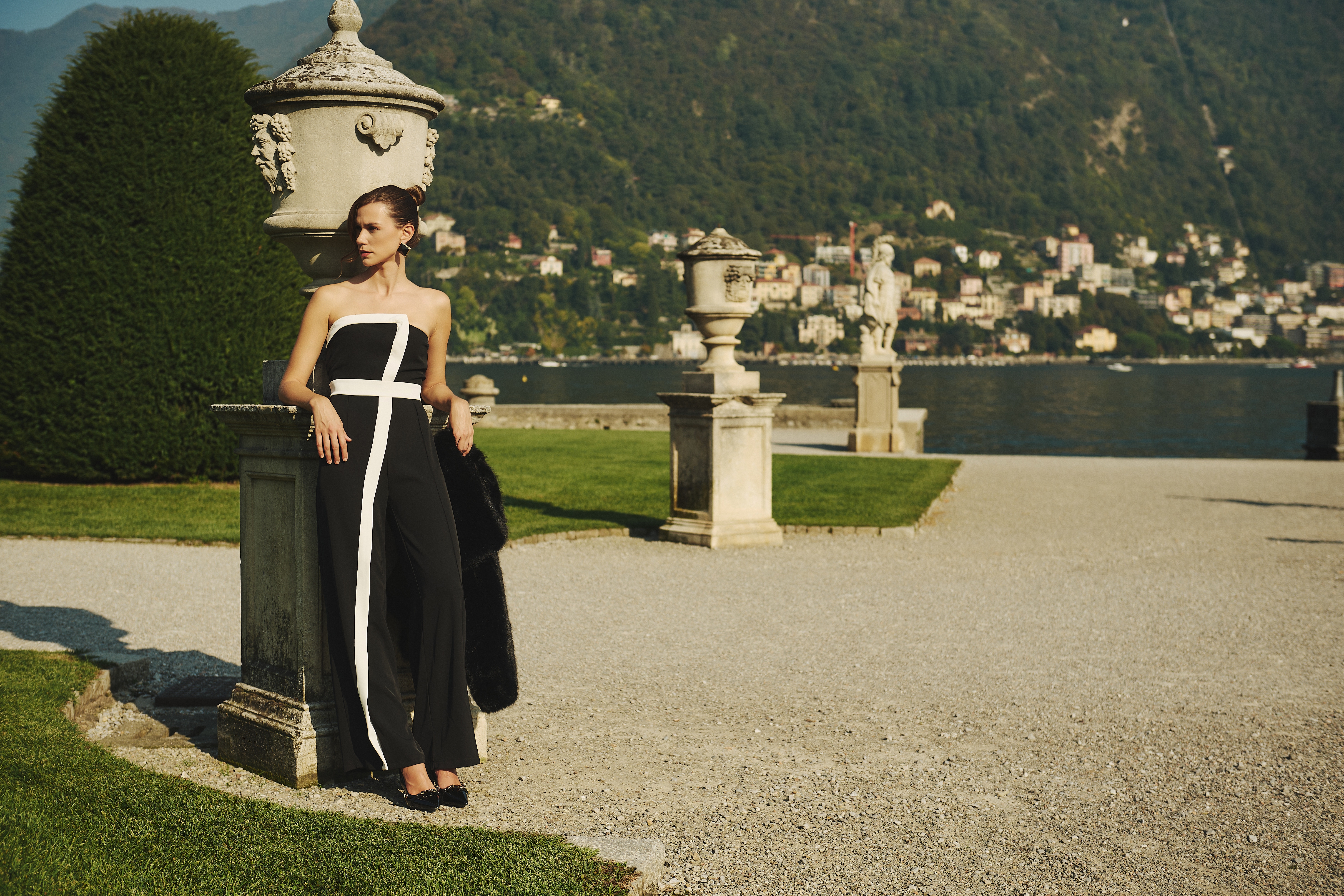 Kelly's Στραπλες Φόρμα Ολώσωμη