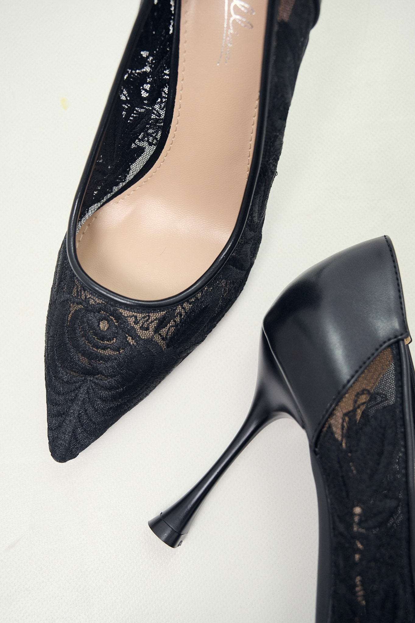 Γόβα Όλη Δαντέλα