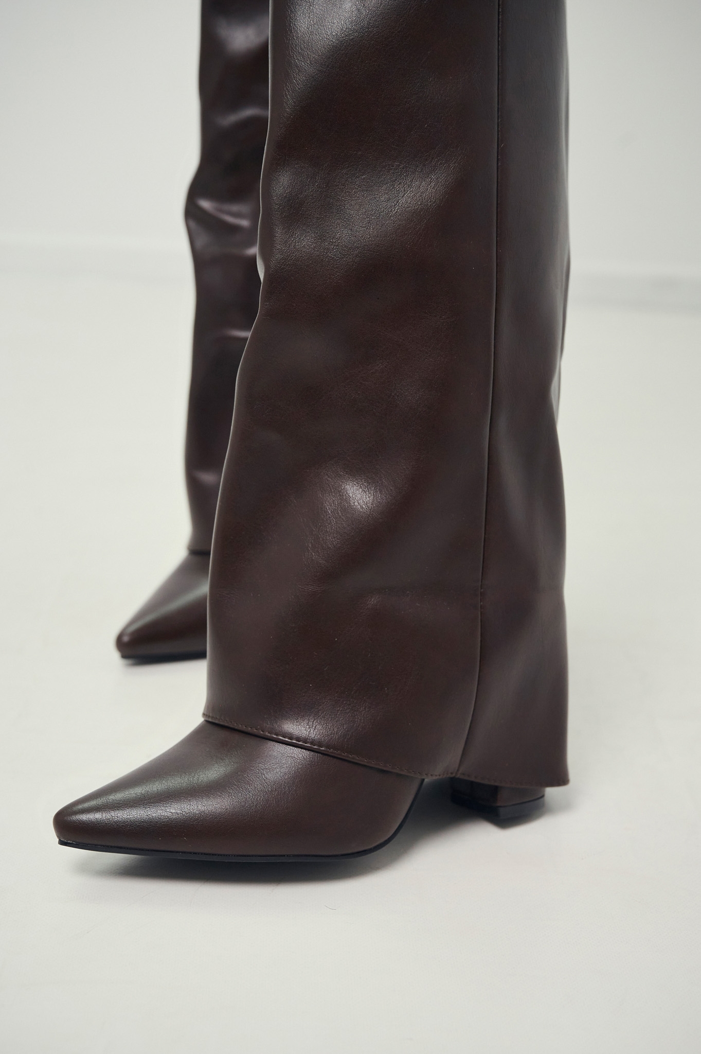 Μπότα Κάλτσα Με Λουρί Πάνω