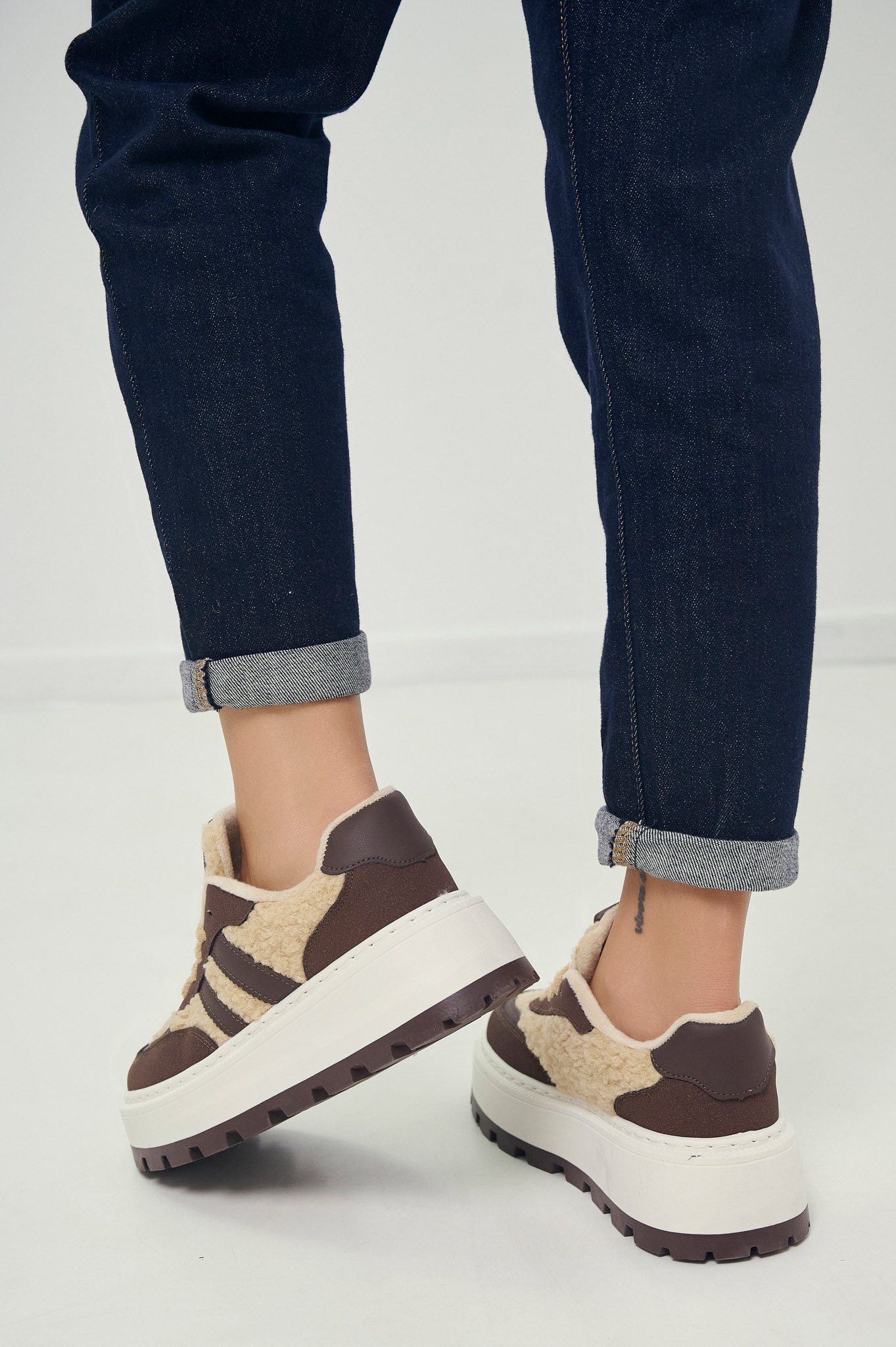 Παπούτσι Με Γούνινες Λεπτομέρειες