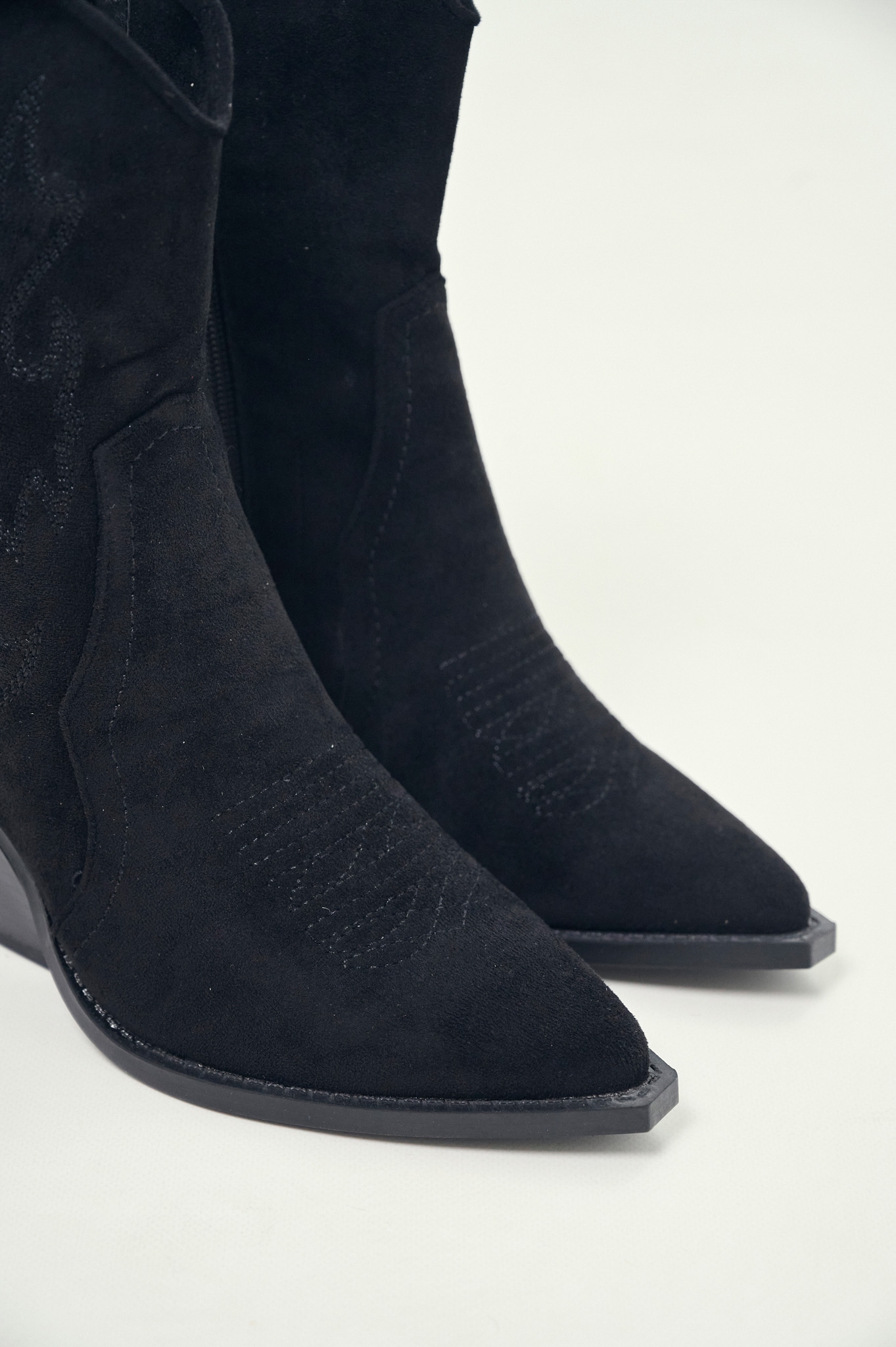 Μποτάκι Cow Λοξό Με Ραφές