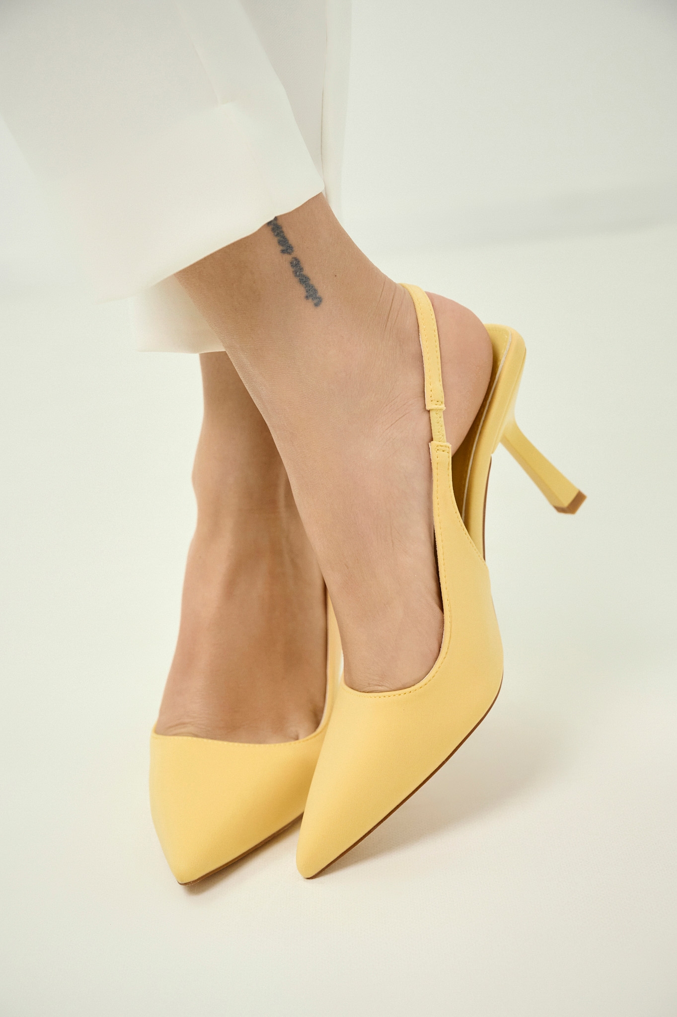 Women’s Slingback Pumps in Scuba Material