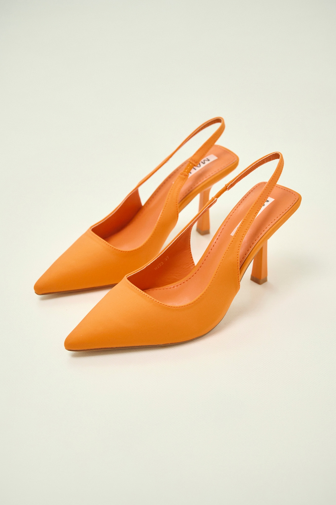 Women’s Slingback Pumps in Scuba Material