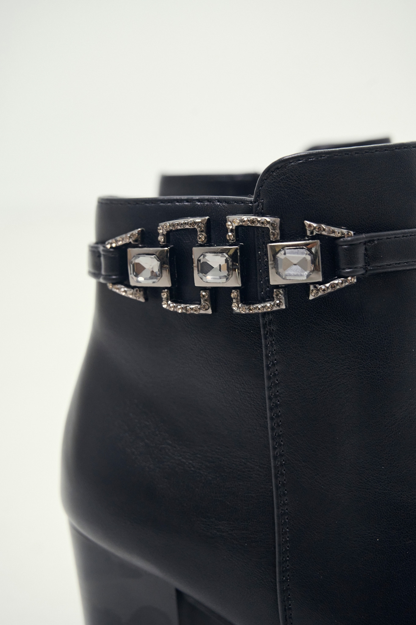 Μποτάκι Στρασένιο Λουρί