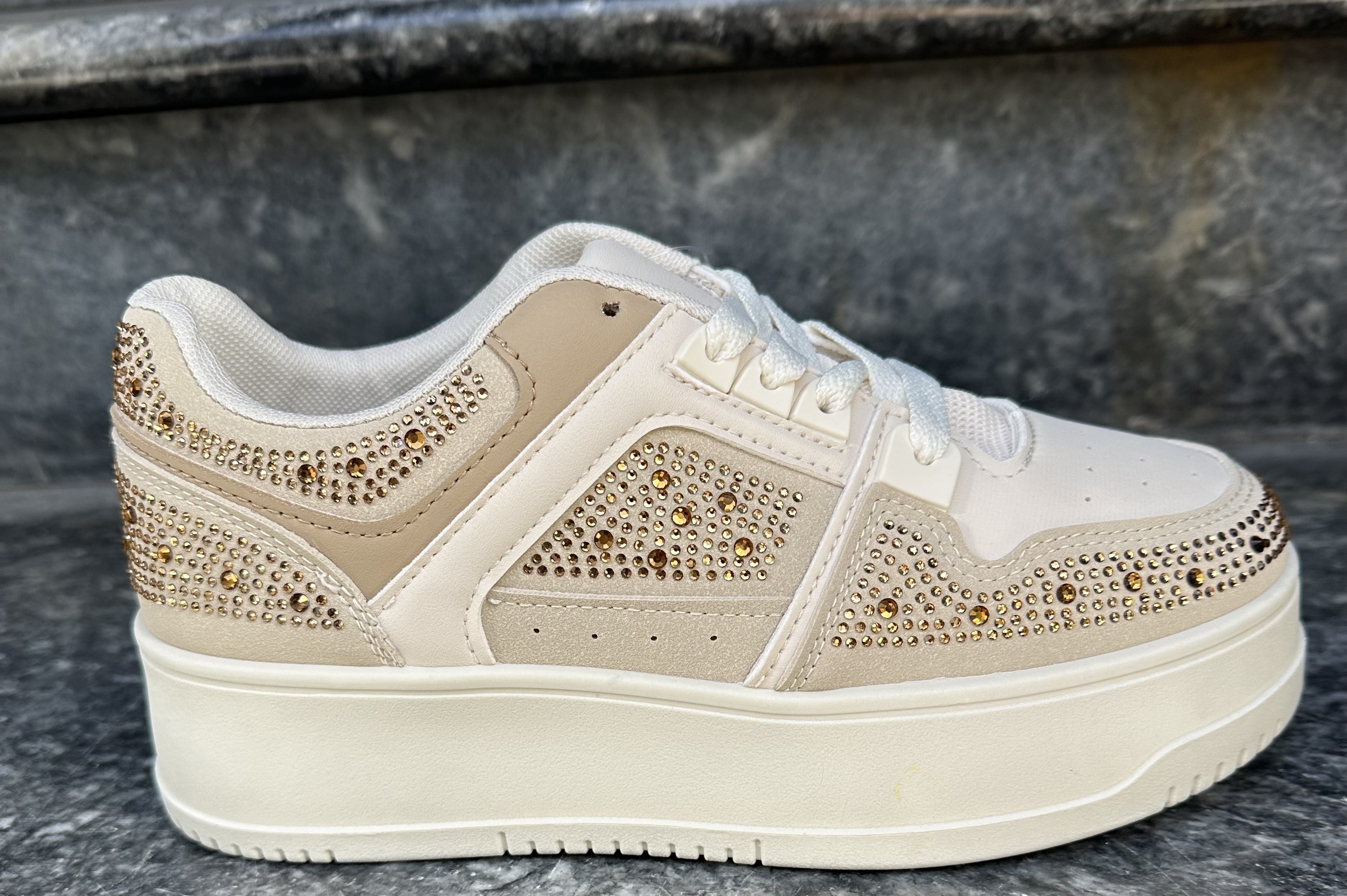 Platform Sneakers – Διακριτικές Strass Λεπτομέρειε