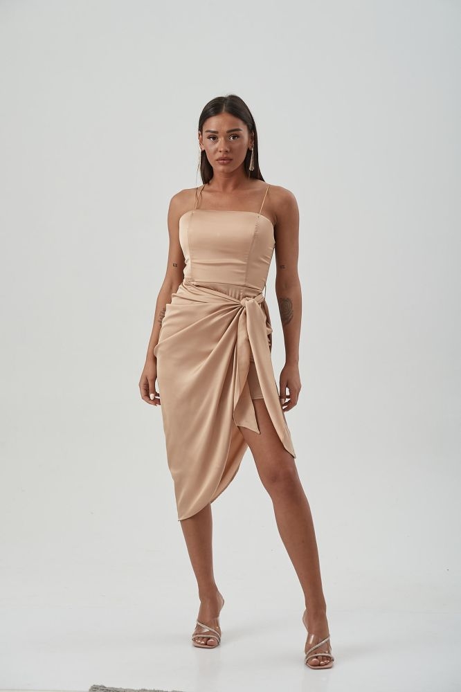 On Line Σατέν Φόρεμα