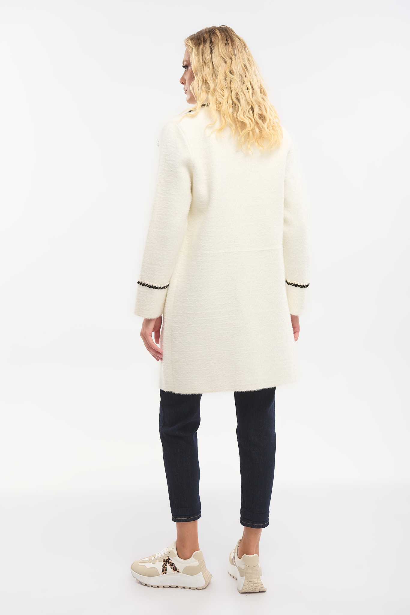 Μαντό Μαο Γιακά Μοχέρ – Κομψό και Διαχρονικό