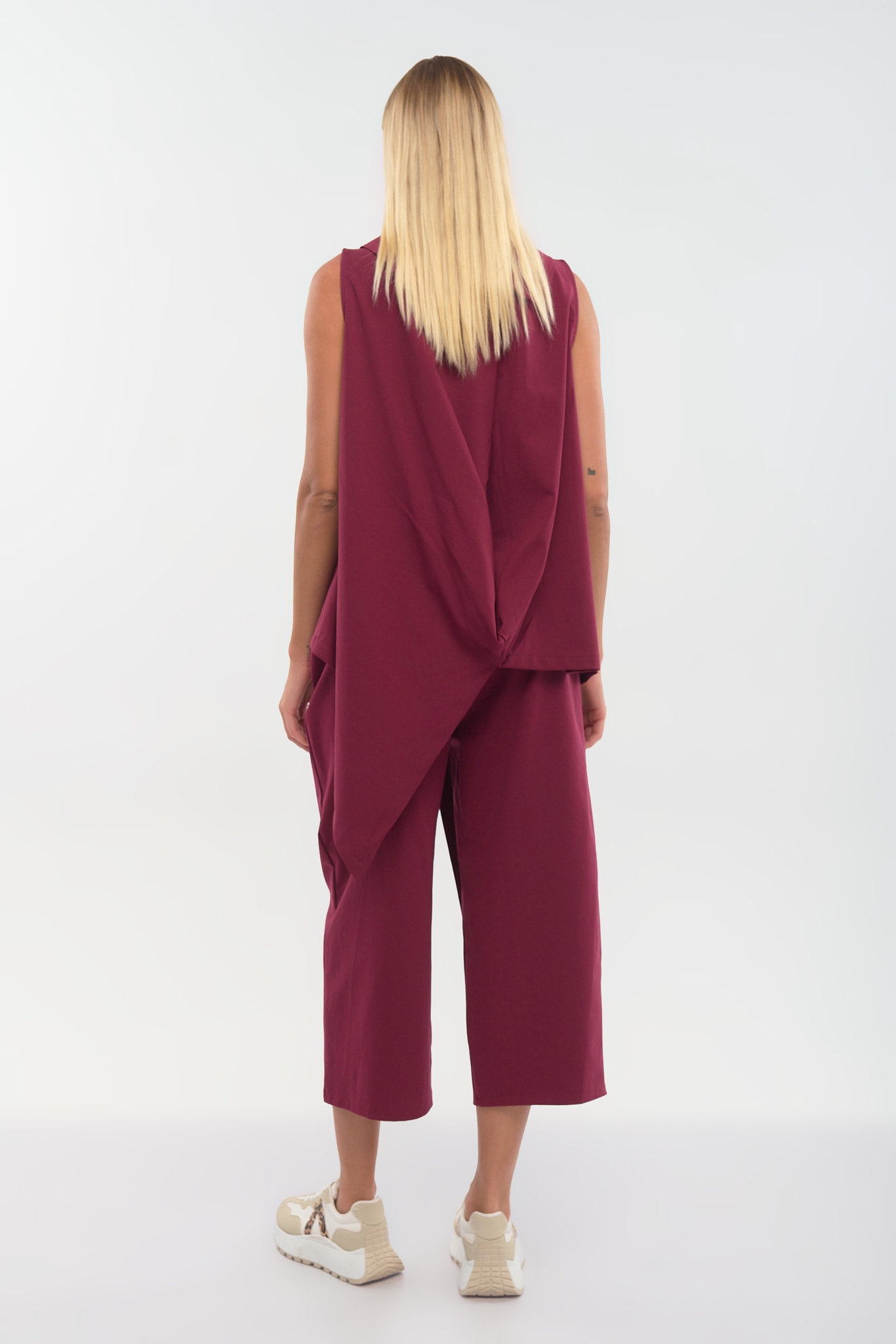 Αμάνικη Ασύμμετρη Μπλούζα με Διακοσμητική Γραβάτα