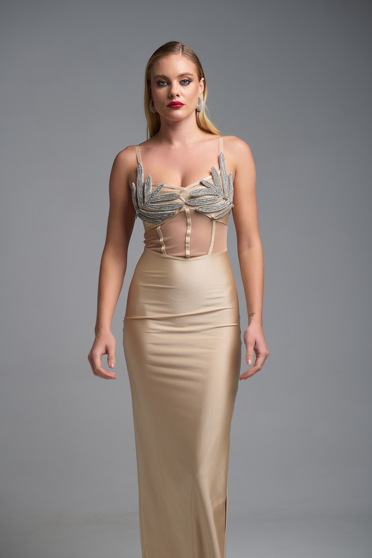 Φόρεμα Μάξι Τιράντα Με Φύλλα Στρας