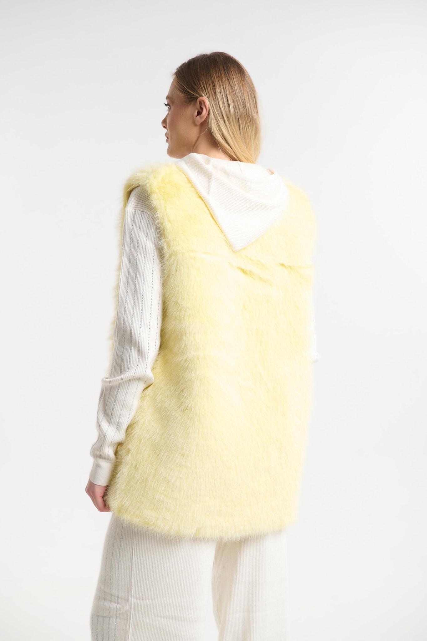 Γουνάκι Αμάνικο με Ανάποδη Τρίχα