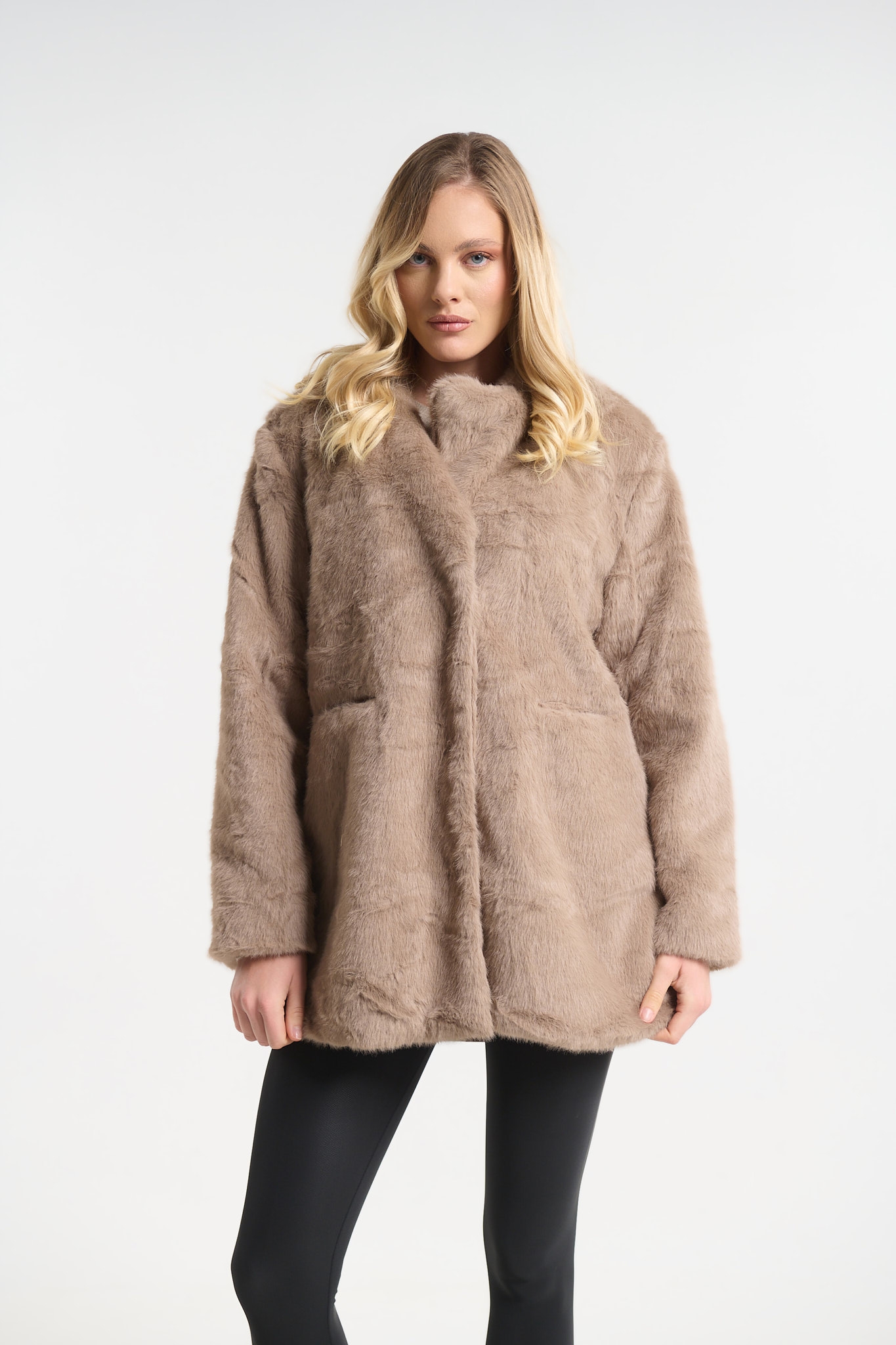 Γούνα με Γιακά & Κρυφές Τσέπες