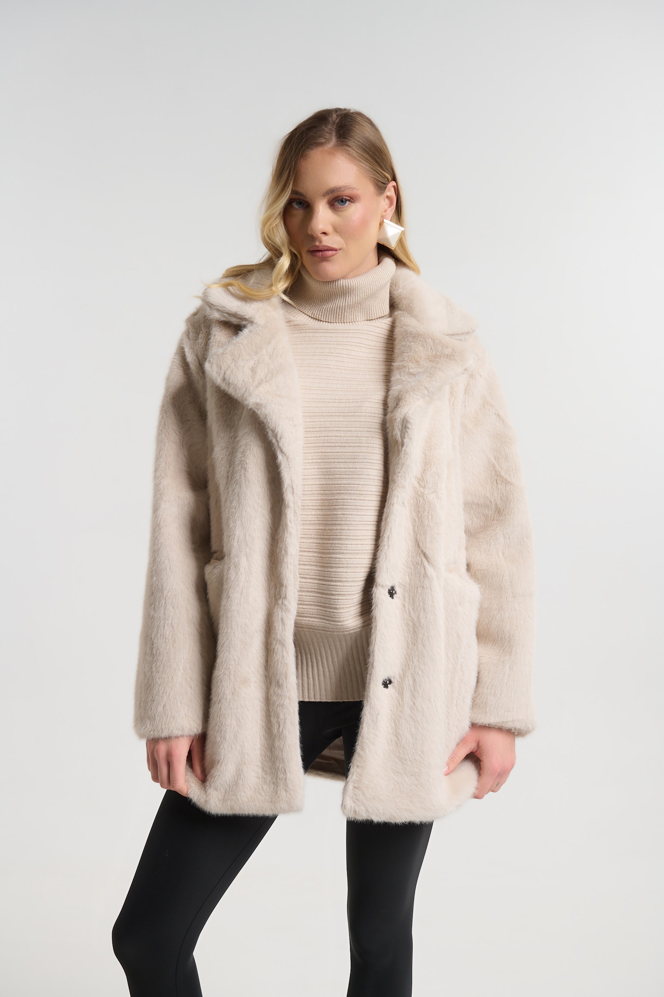 Γούνα με Γιακά & Κρυφές Τσέπες