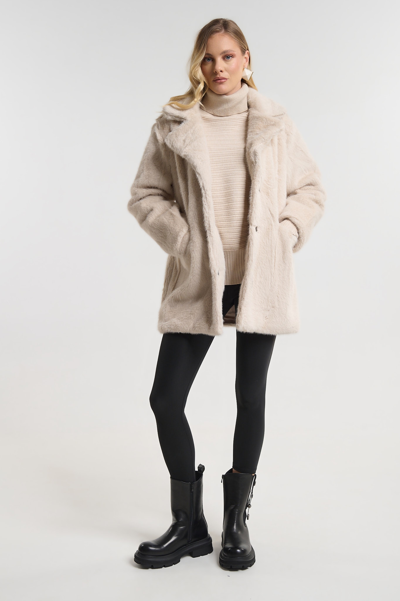 Γούνα με Γιακά & Κρυφές Τσέπες