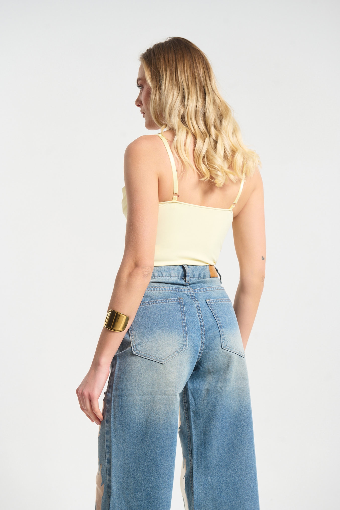 Κορμάκι Τιράντα Με Δαντέλα Πάνω