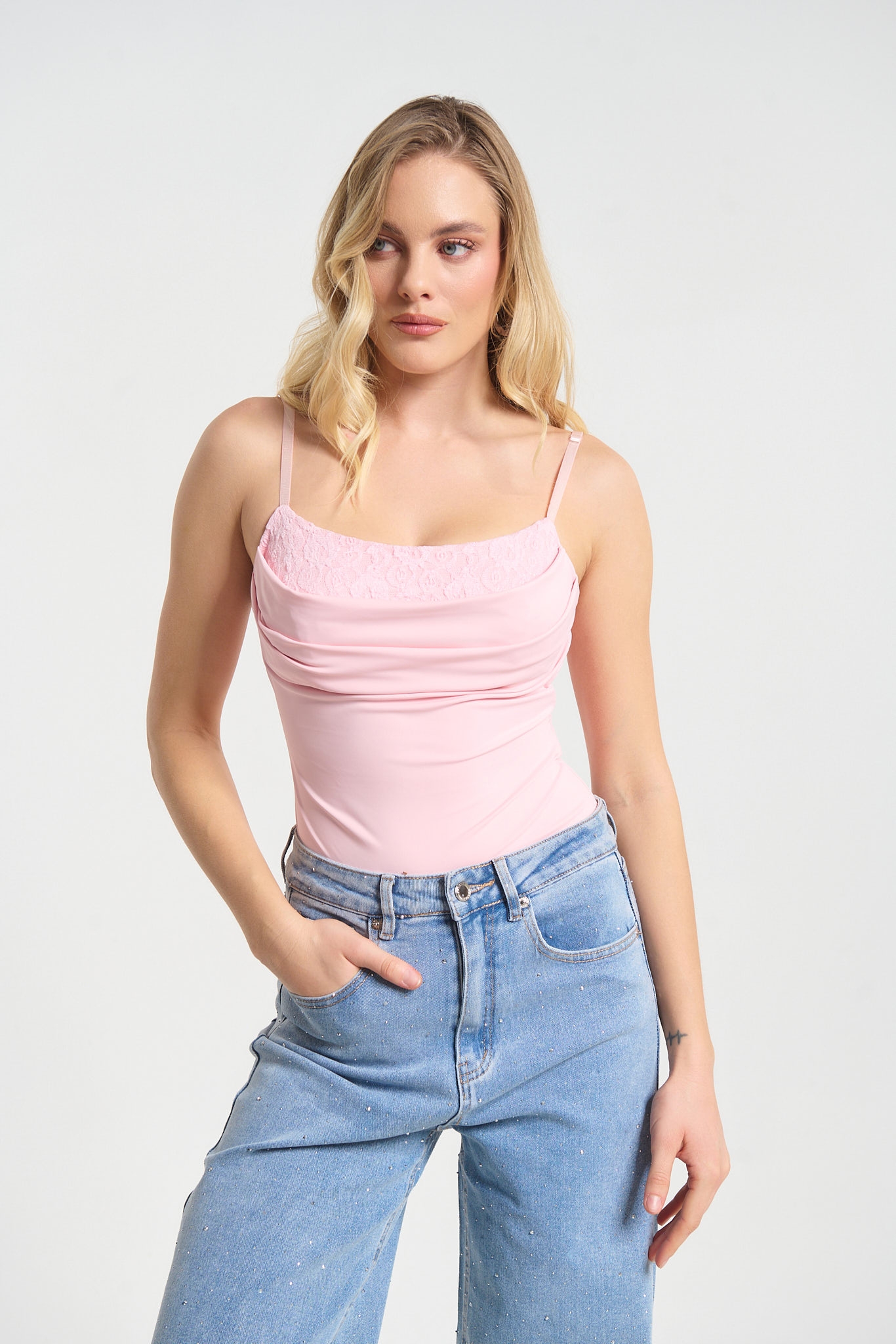 Κορμάκι Τιράντα Με Δαντέλα Πάνω