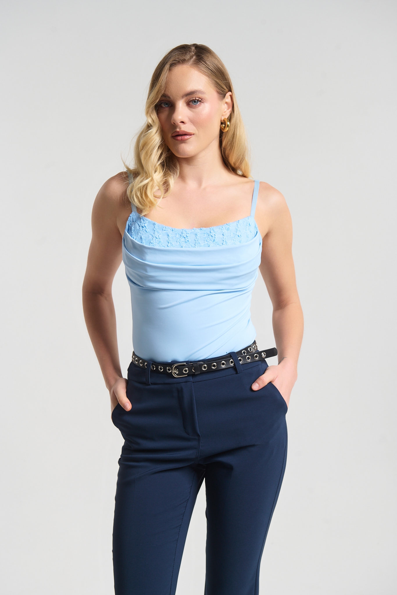 Κορμάκι Τιράντα Με Δαντέλα Πάνω