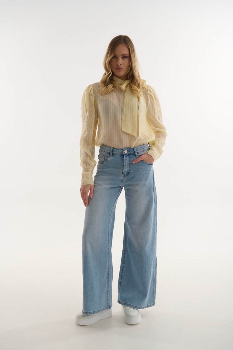 Elevate every outfit with these super wide leg jeans, offering comfort and a modern silhouette. The