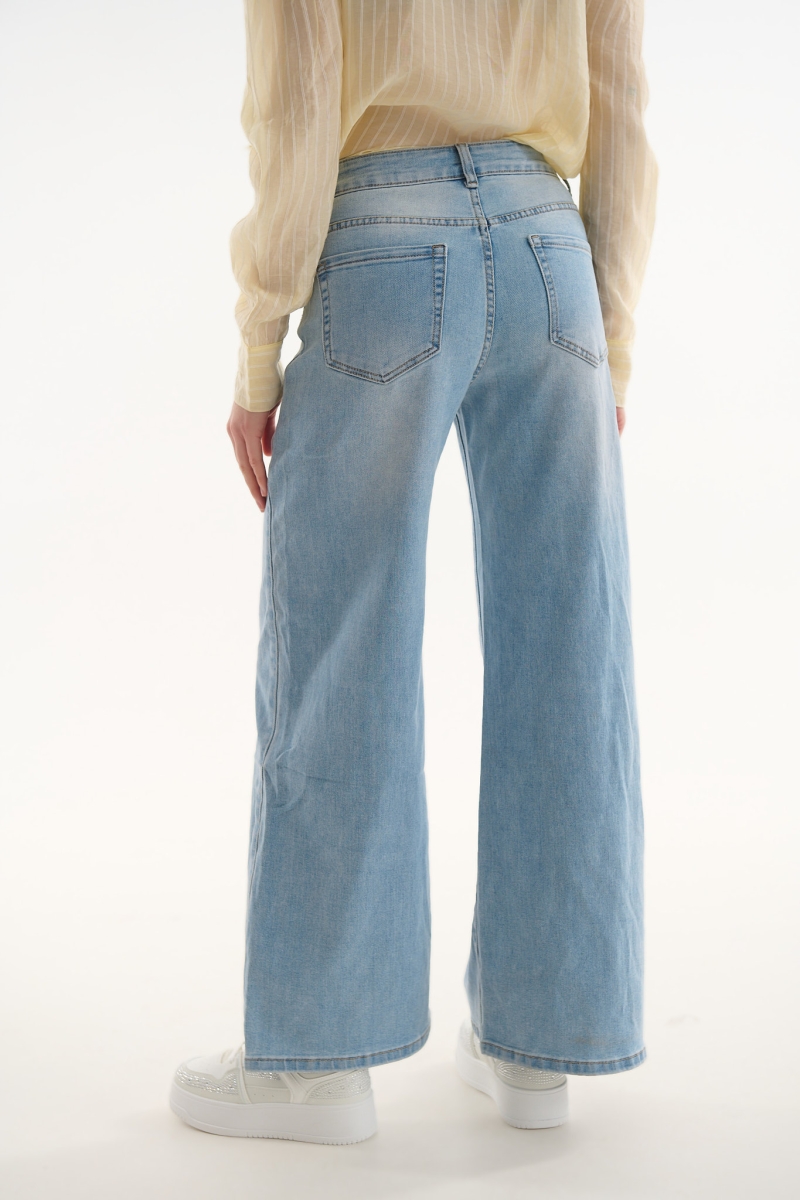 Elevate every outfit with these super wide leg jeans, offering comfort and a modern silhouette. The