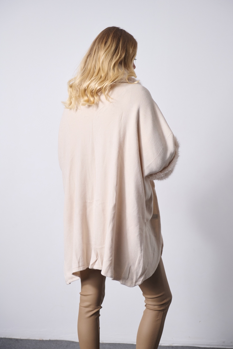 Κάπα Με Γούνα Μανίκι