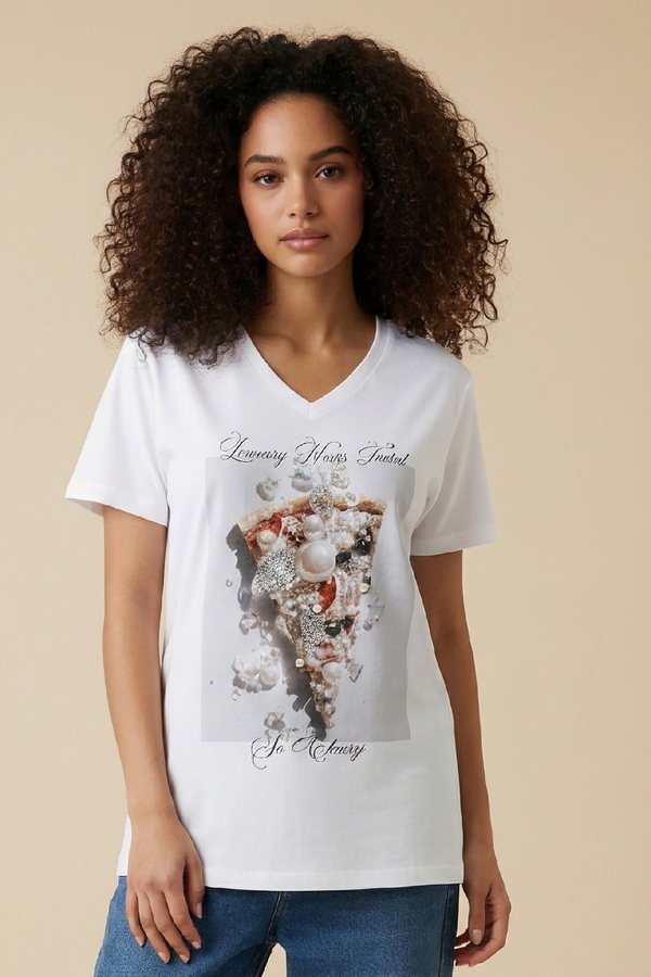 DE JAVU Women’s Luxury Graphic V-Neck T-Shirt