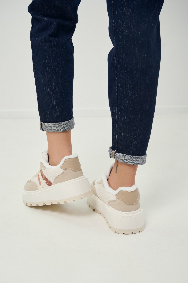 Παπούτσι Με Γούνινες Λεπτομέρειες