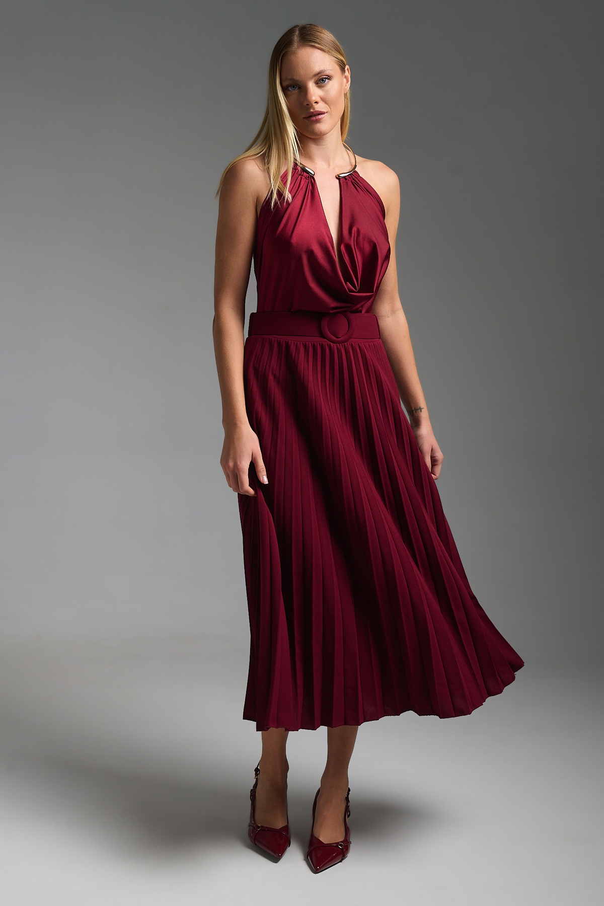 Κορμάκι Με Χρυσό Κολιέ