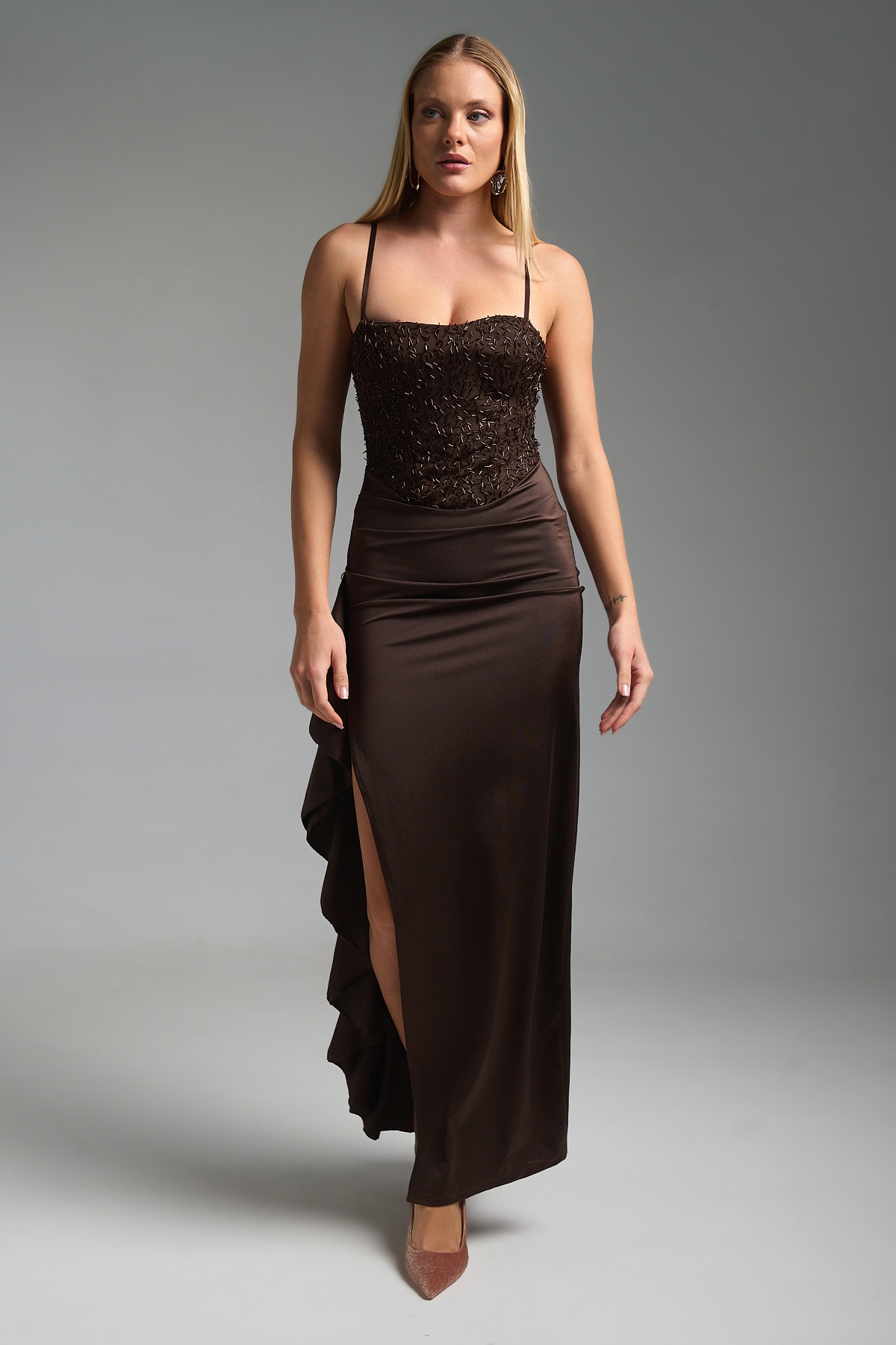 Φόρεμα Μάξι Στράπλες Βολάν Με Χάντρες