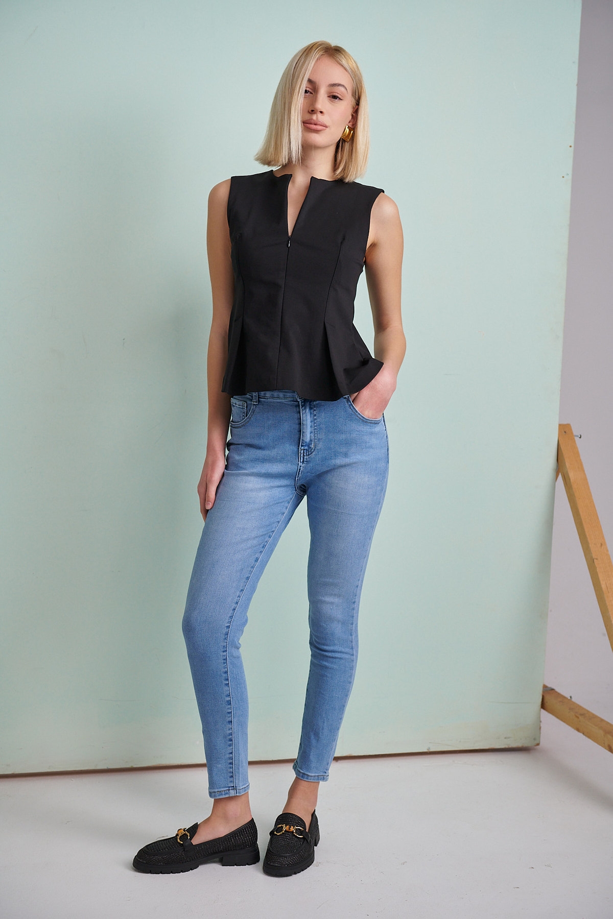 Hidden Zip Sleeveless Blouse