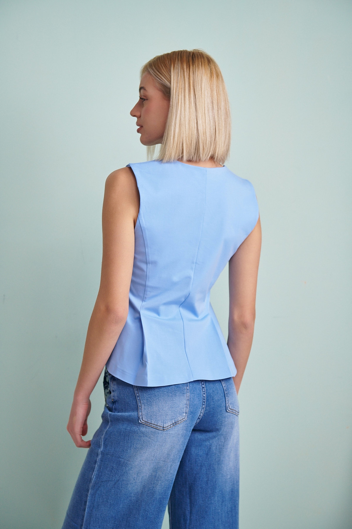 Hidden Zip Sleeveless Blouse