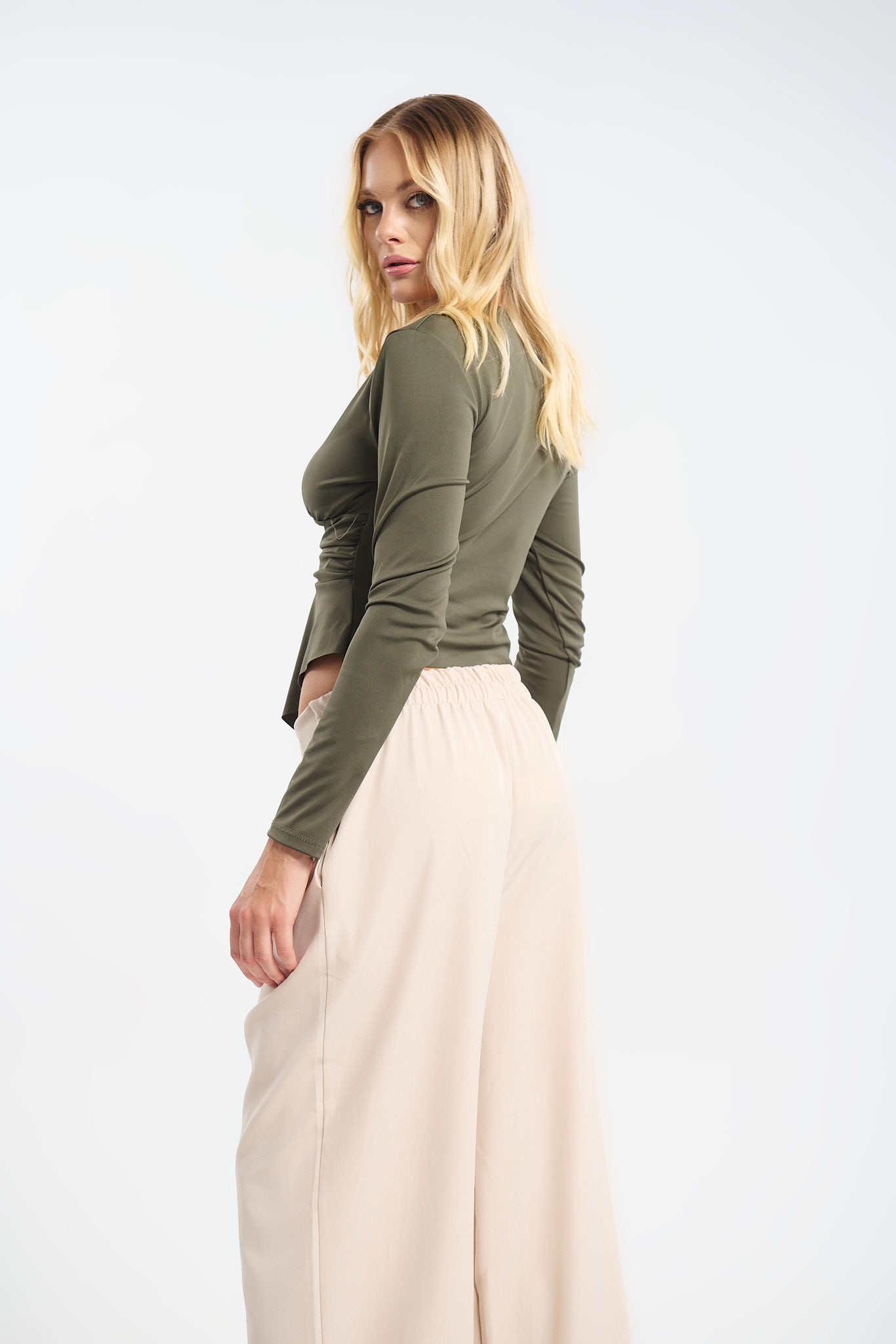 Τόπ Με V Ασύμετρο