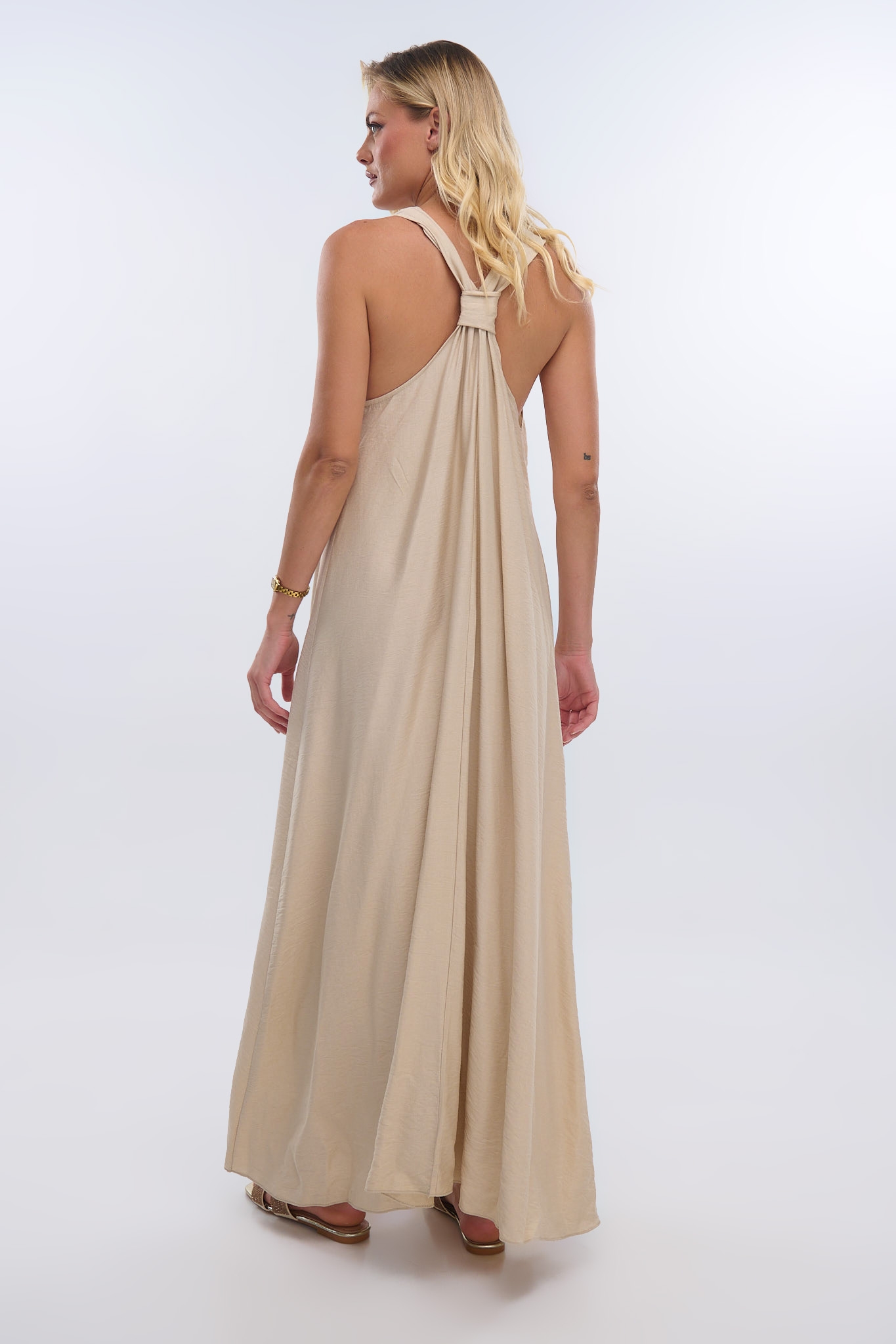 Φόρμα Linen Look με Χρυσές Λεπτομέρειες
