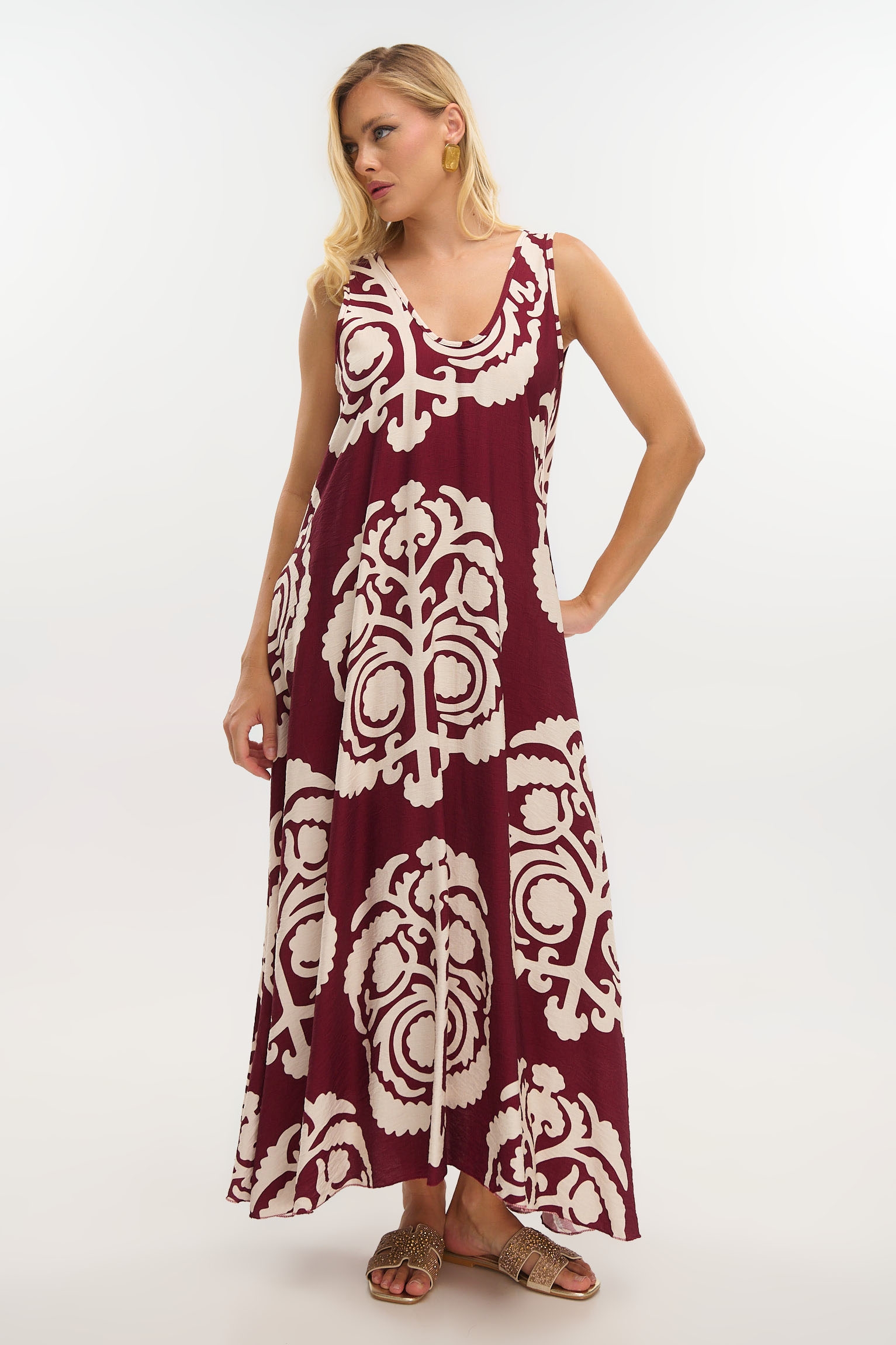 Bold Two-Tone Maxi Dress with Wide Straps & Statement Paisley