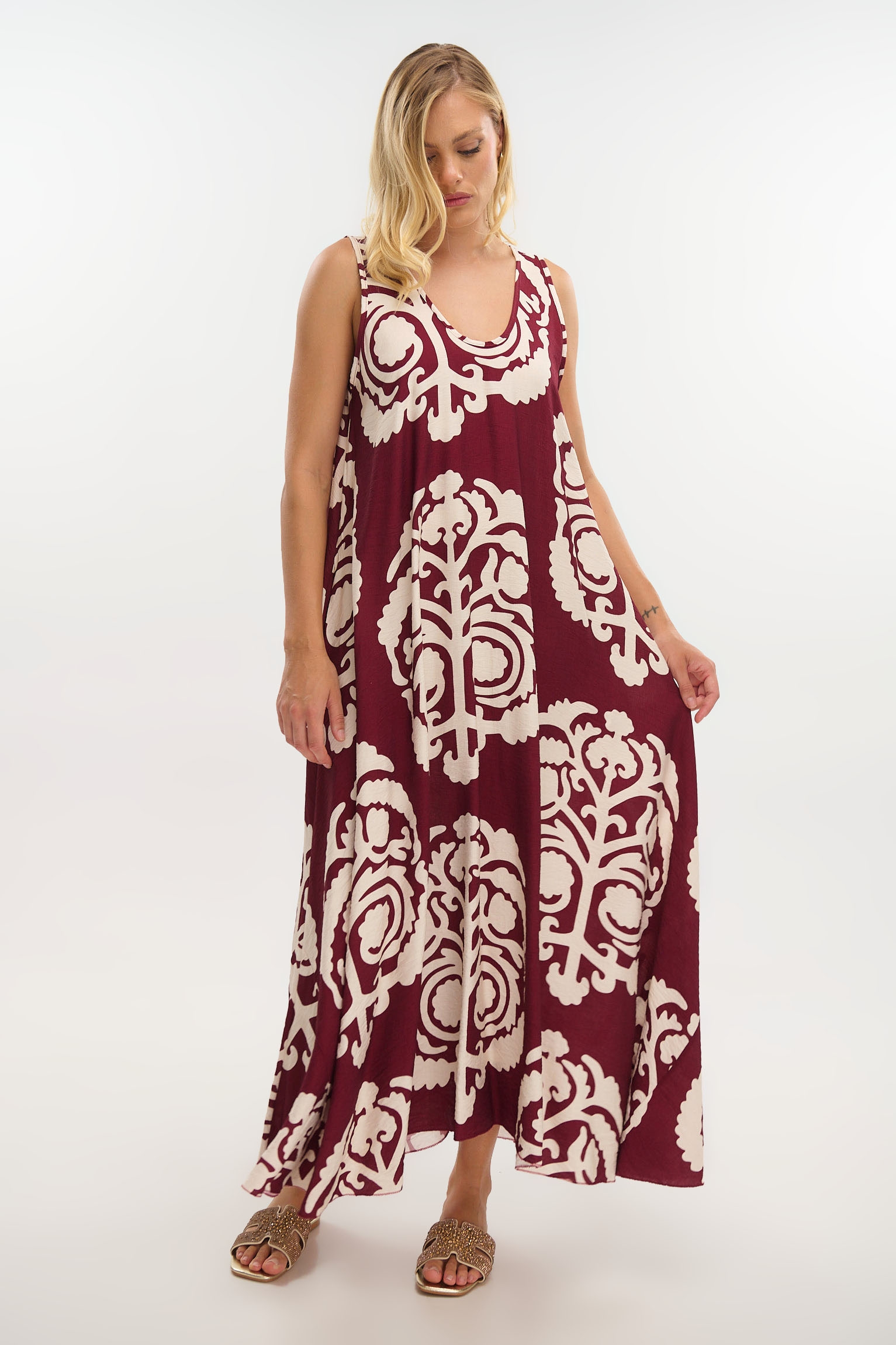 Bold Two-Tone Maxi Dress with Wide Straps & Statement Paisley