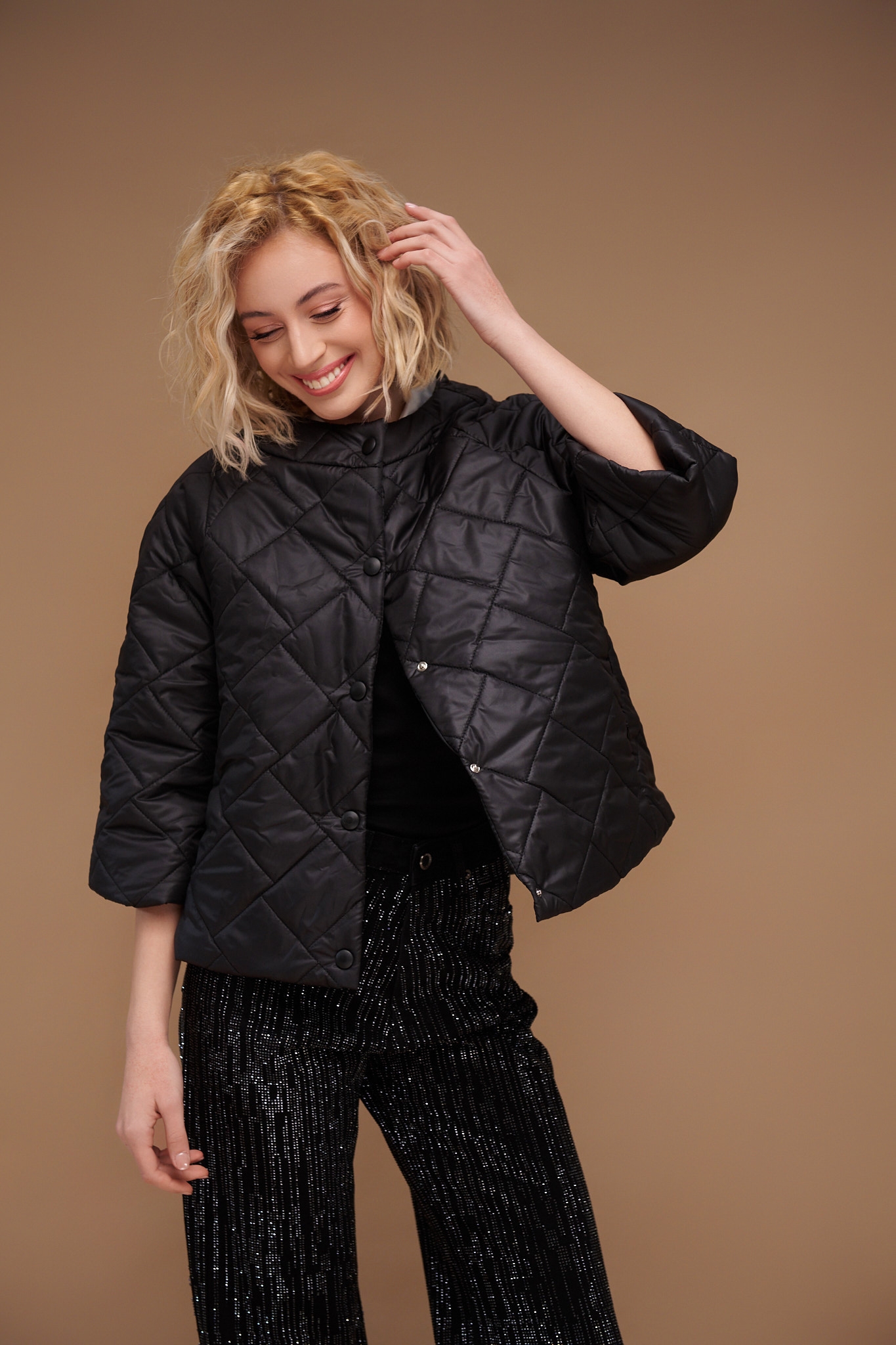 Three Quarteed Sleeve Jacket