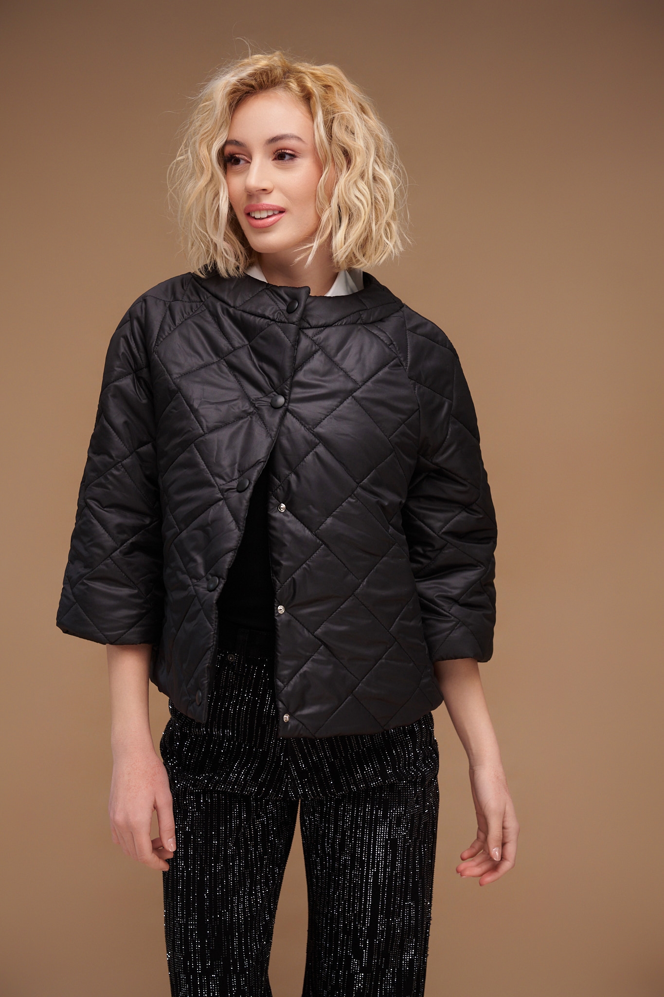 Three Quarteed Sleeve Jacket