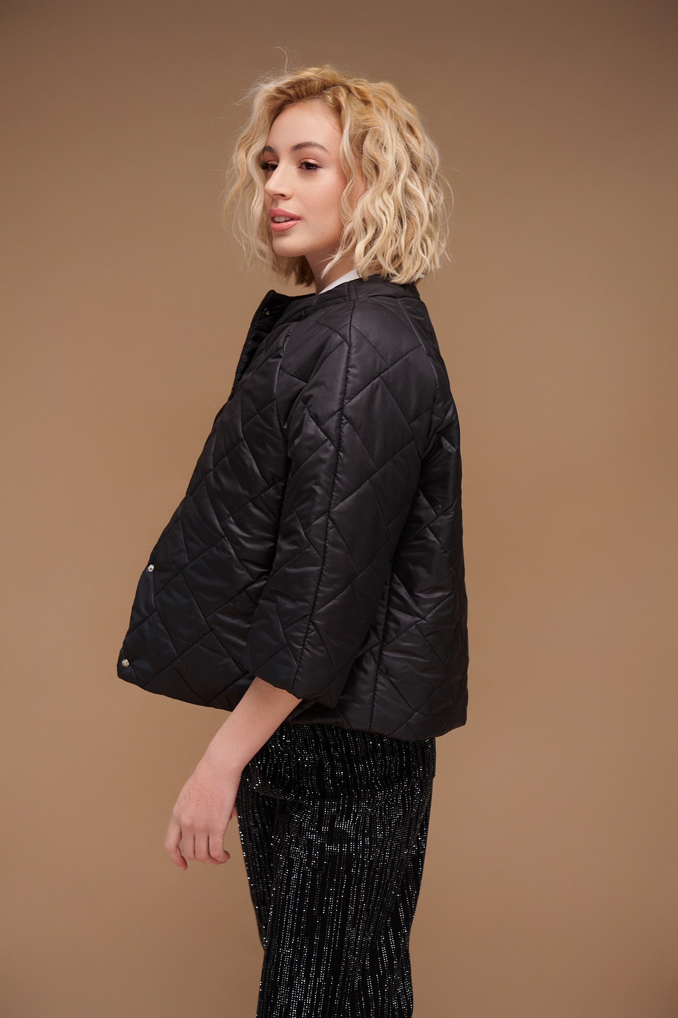 Three Quarteed Sleeve Jacket