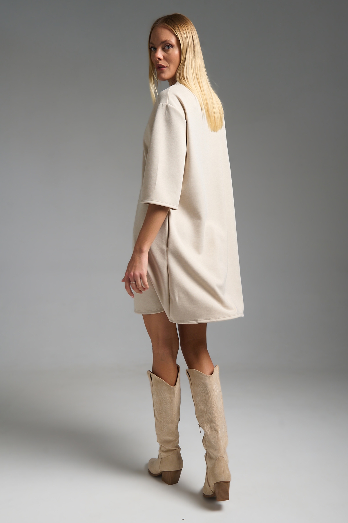 Φόρεμα Μίνι Κοντομάνικο Με Στρας Κολιέ