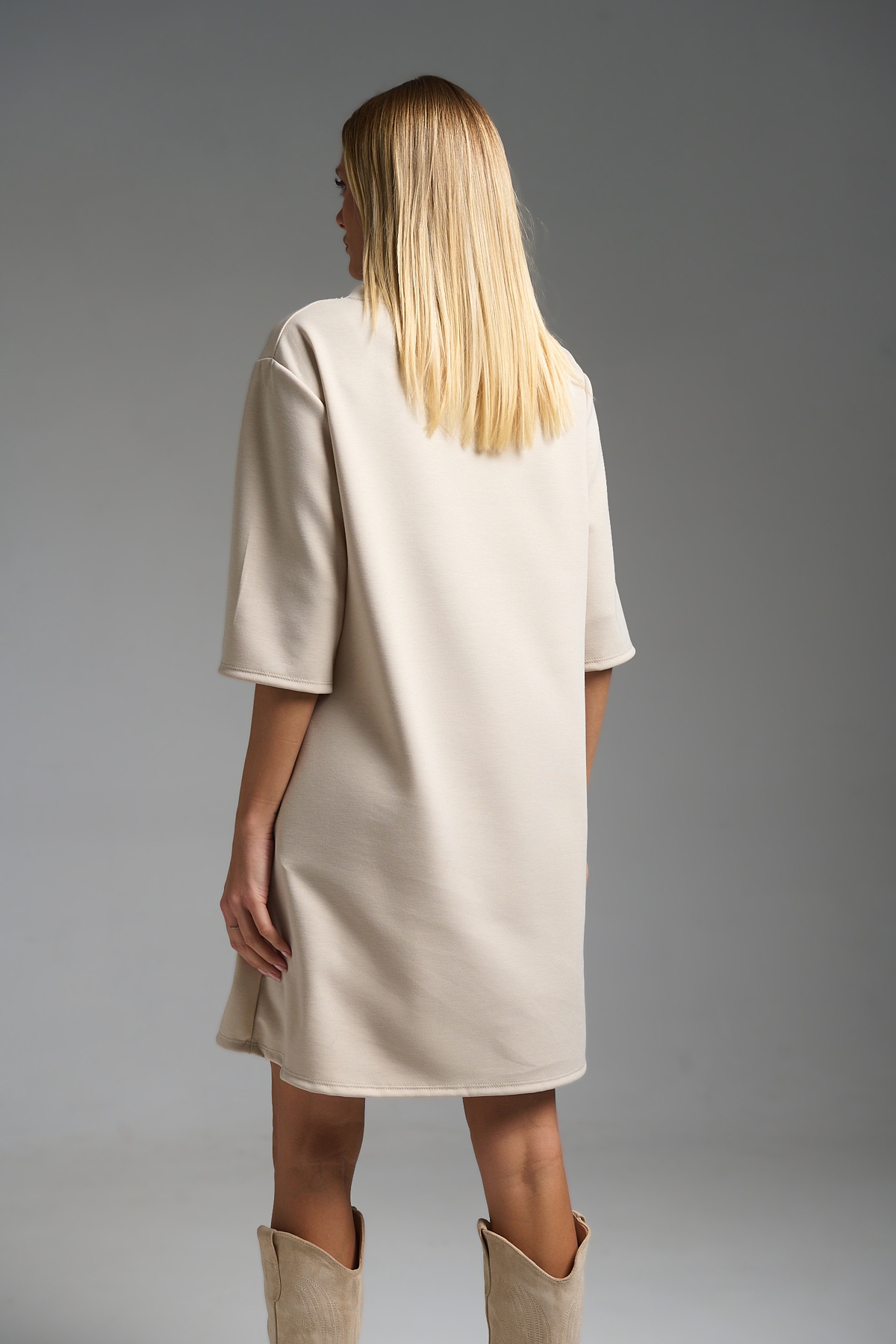 Φόρεμα Μίνι Κοντομάνικο Με Στρας Κολιέ